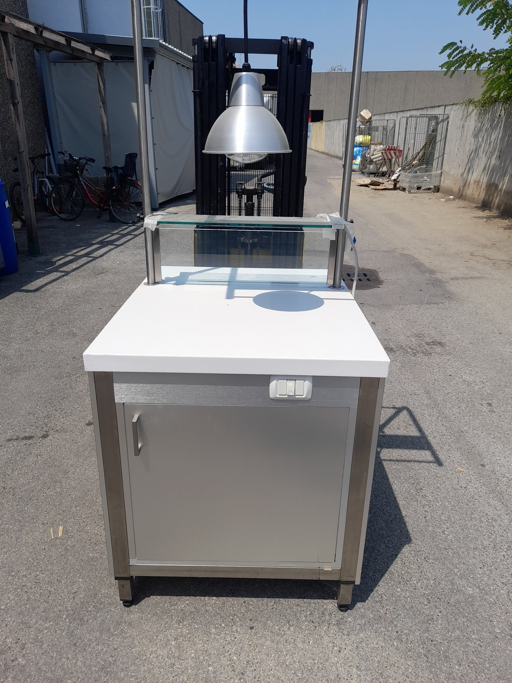 Self service usato (completo di banchi frigoriferi  2 piastre induzione e vetrina frigo per esposizione ) . totalmente modulabile ) Attrezzatura da ristorazione usata Sd Service Store   