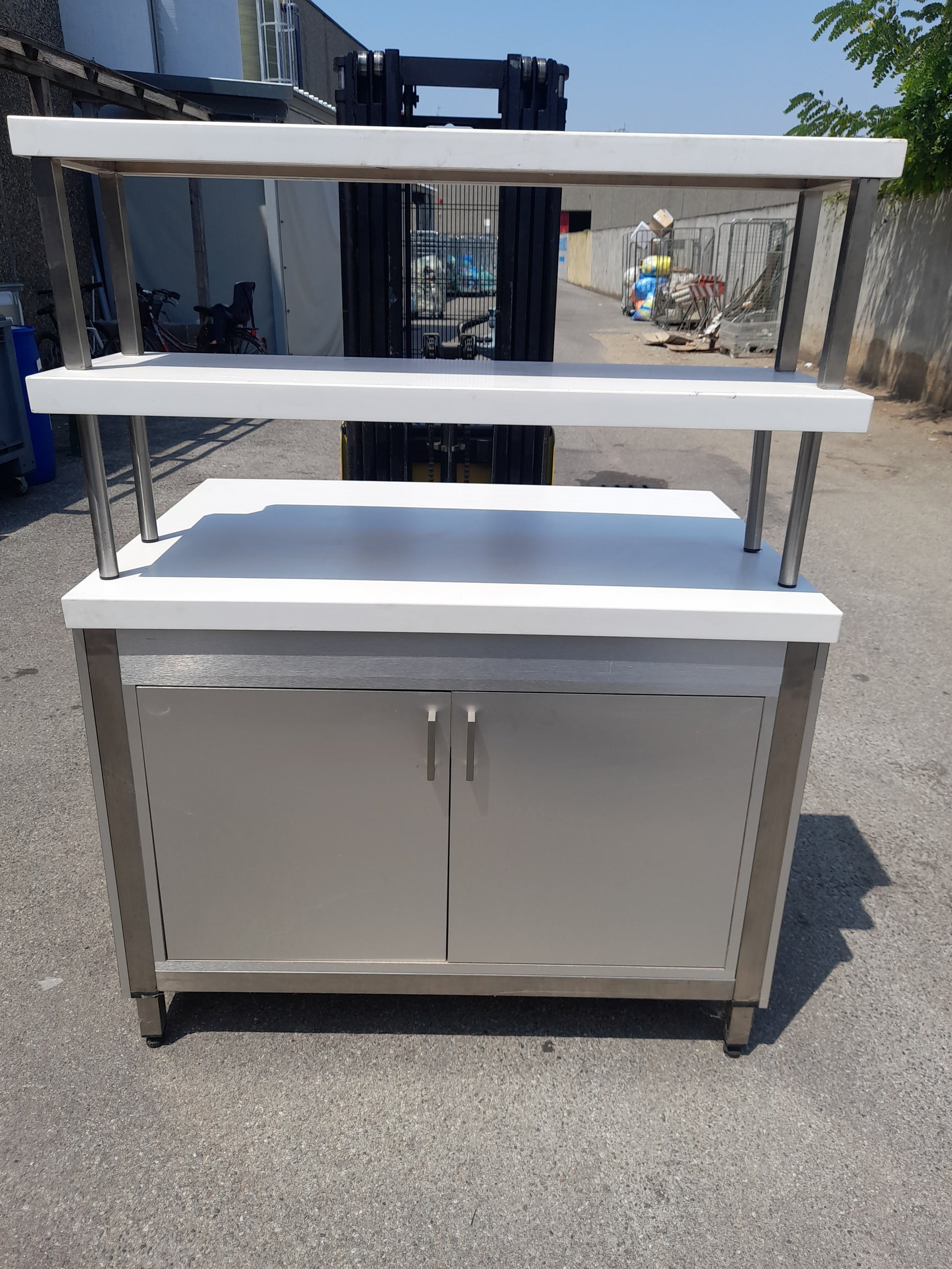 Self service usato (completo di banchi frigoriferi  2 piastre induzione e vetrina frigo per esposizione ) . totalmente modulabile ) Attrezzatura da ristorazione usata Sd Service Store   