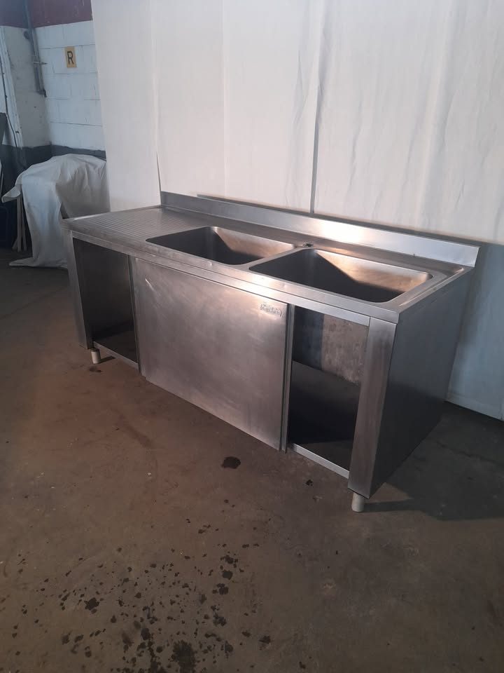 Lavandino 2 vasche in acciaio AISI 304 con 2 sportelli per ristorante (Marca MBM) L 190 P 70 Alto 85 (vasca 60x47xx35)