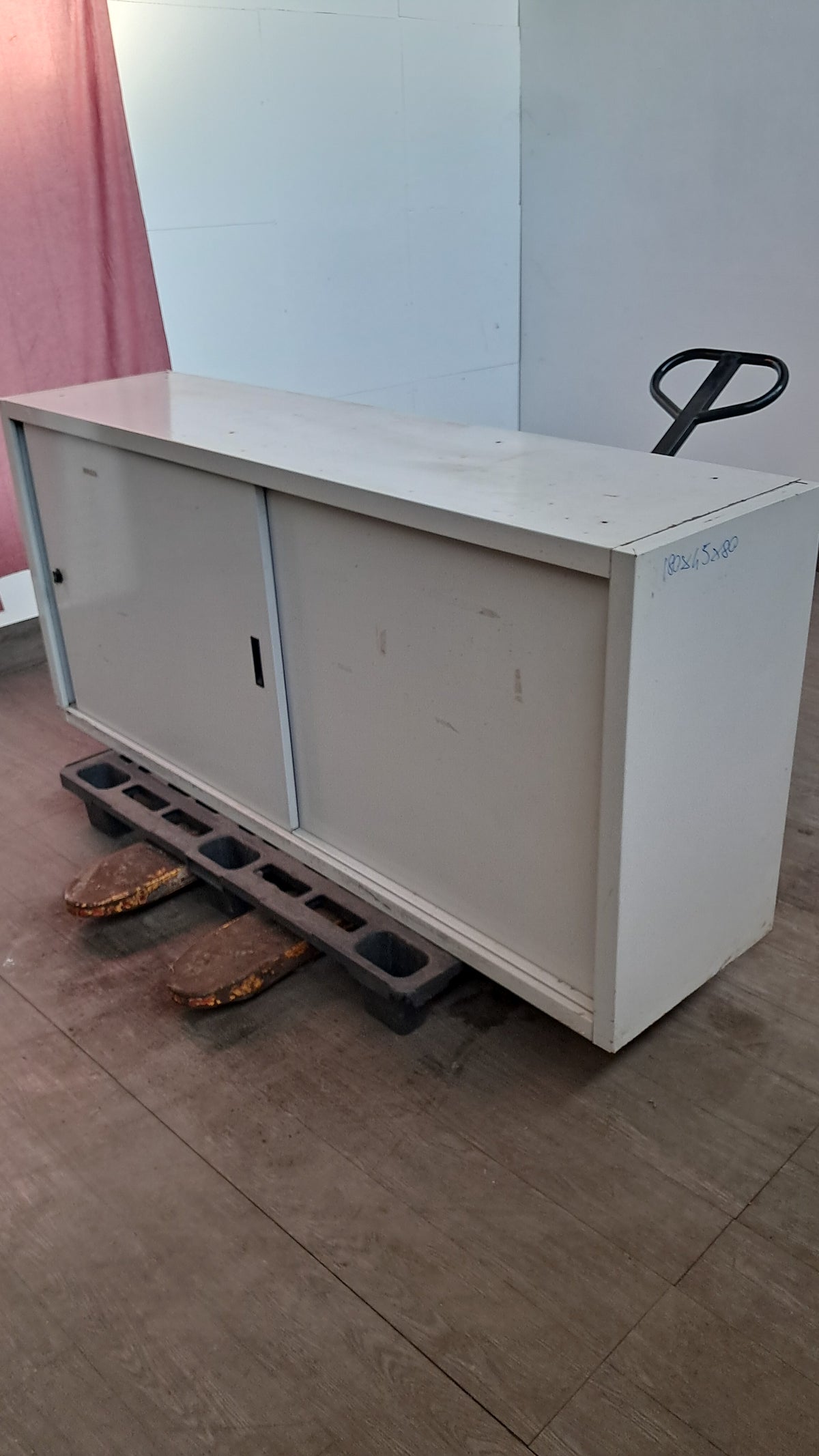 Armadio in ferro da 180 × 45 × 80 cm, usato