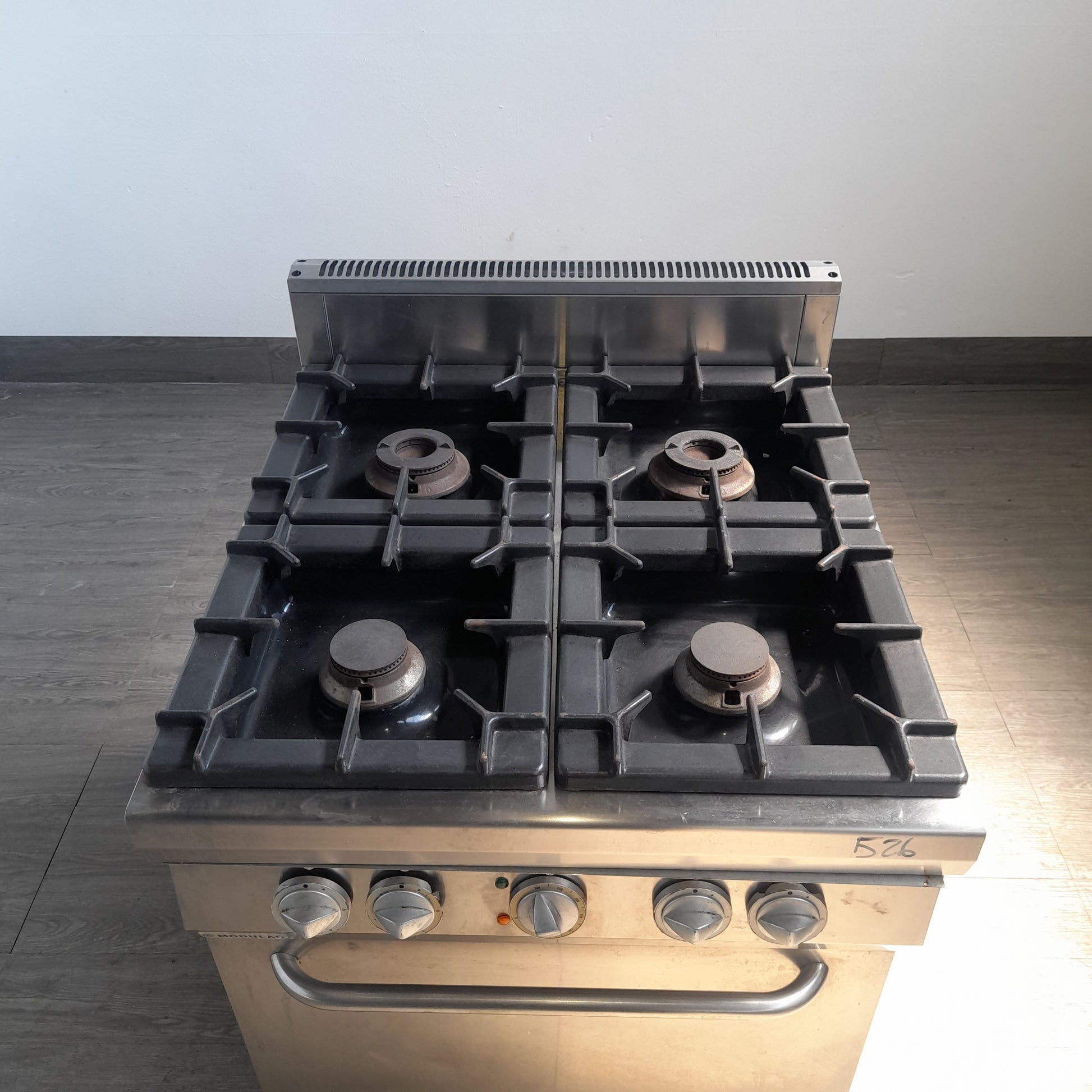 Cucina usata 4 fuochi a gas con forno elettrico 380v (marca Modular) L 80 P 90 Alta 85 Attrezzatura da ristorazione usata Sd Service Store