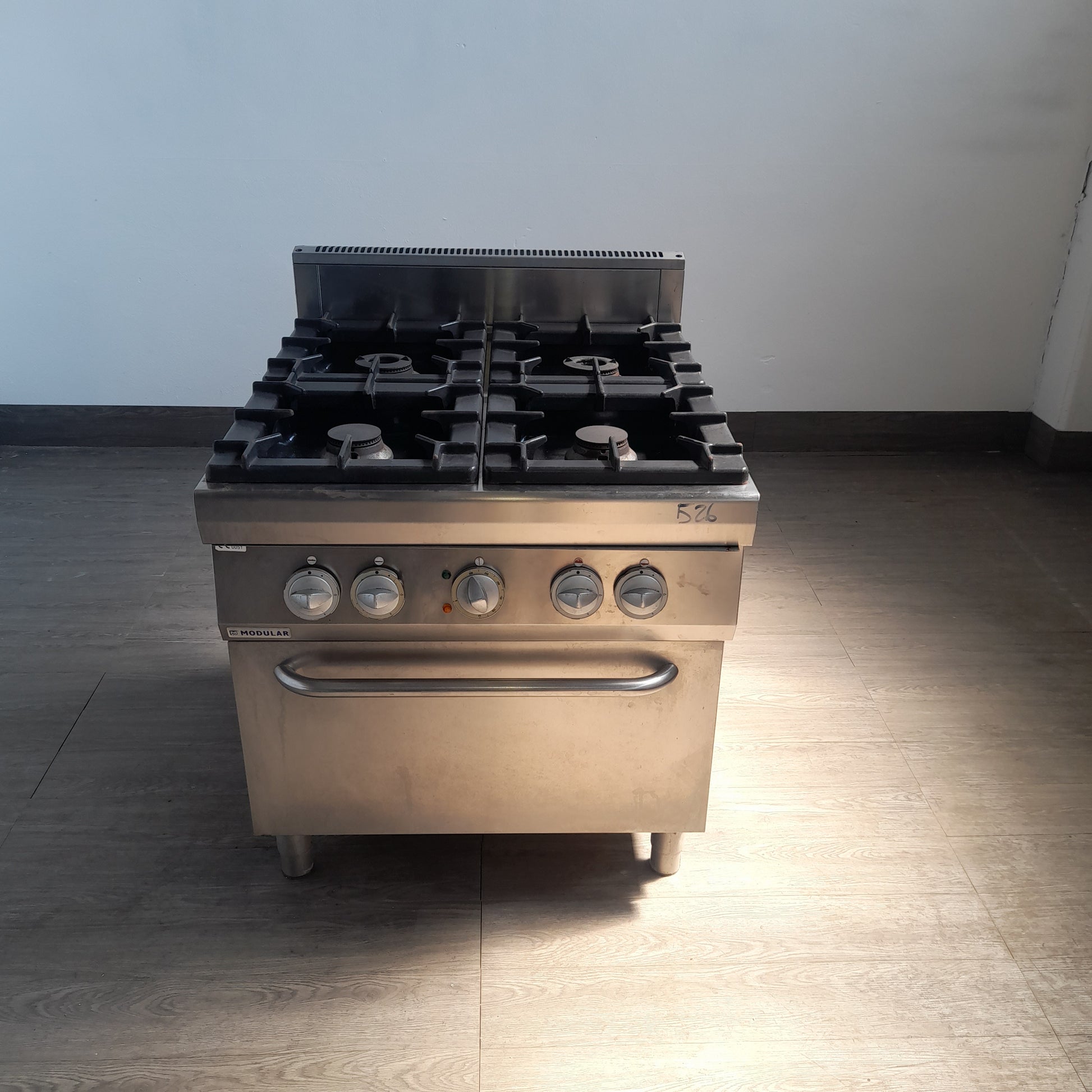 Cucina usata 4 fuochi a gas con forno elettrico 380v (marca Modular) L 80 P 90 Alta 85 Attrezzatura da ristorazione usata Sd Service Store