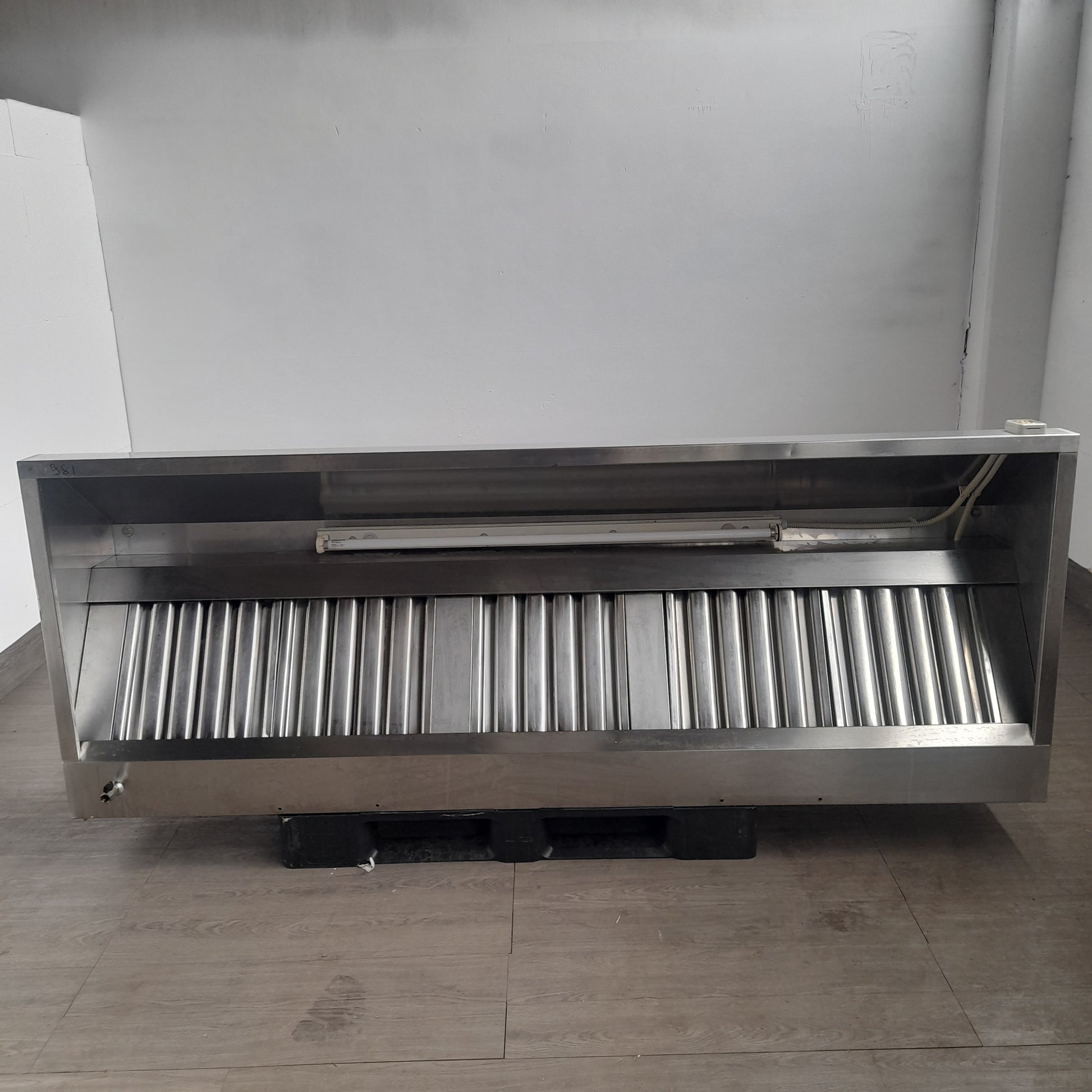 Cappa d'aspirazione usata in acciaio inox aisi 304 misure L 240 P 90 Alta 45 Attrezzatura da ristorazione usata Sd Service Store   