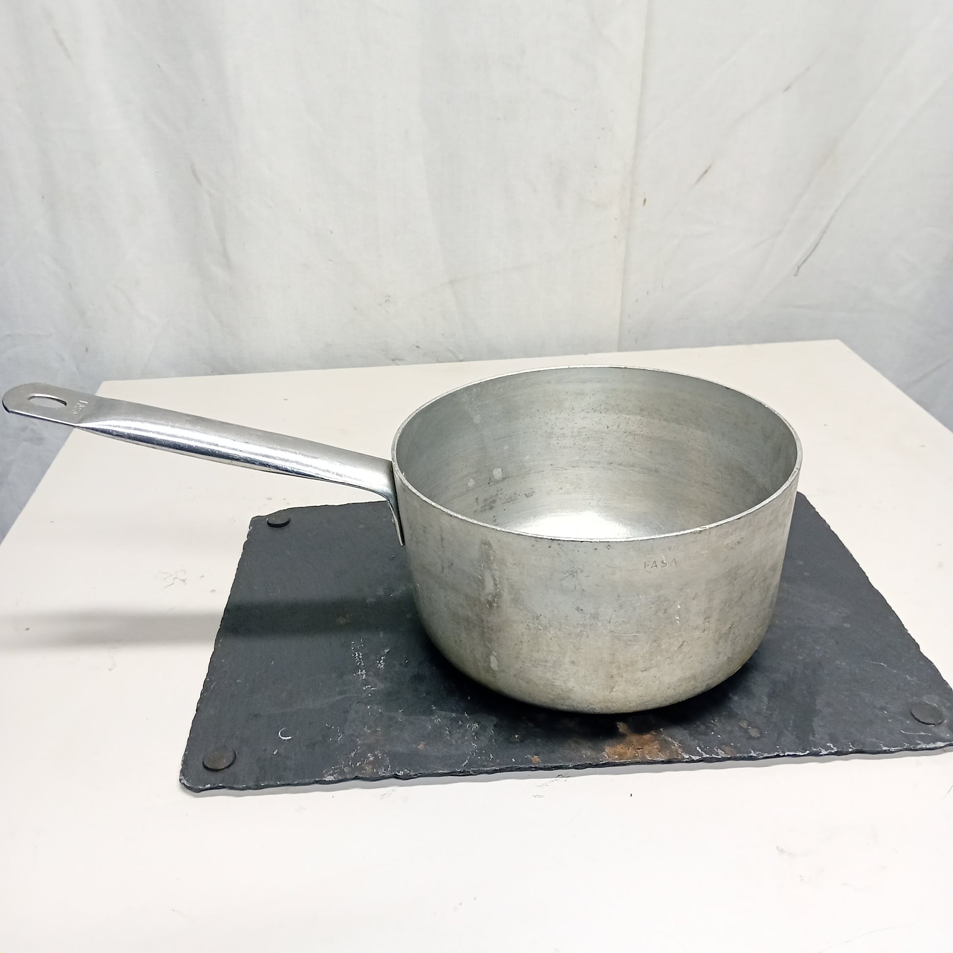 Pentola con manico in alluminio, diametro 20cm, altezza 10cm, usata per ristorazione Attrezzatura da ristorazione usata Sd Service Store