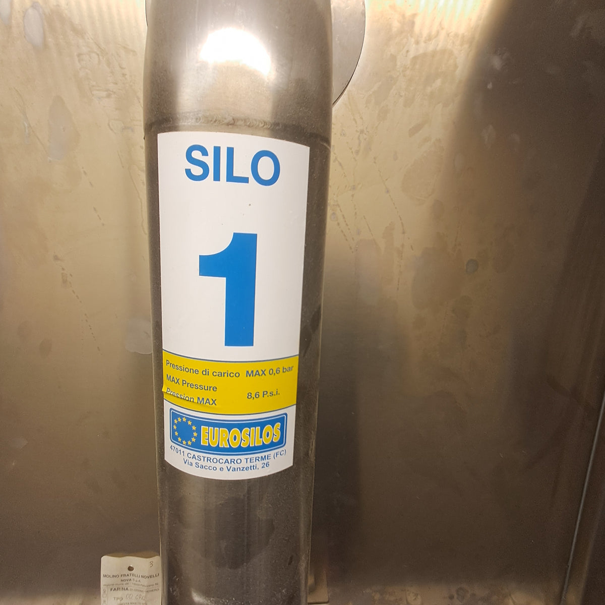2 silos per farina in acciaio inox AISI 304 — usati per panificio