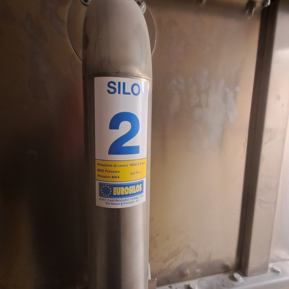 2 silos per farina in acciaio inox AISI 304 — usati per panificio