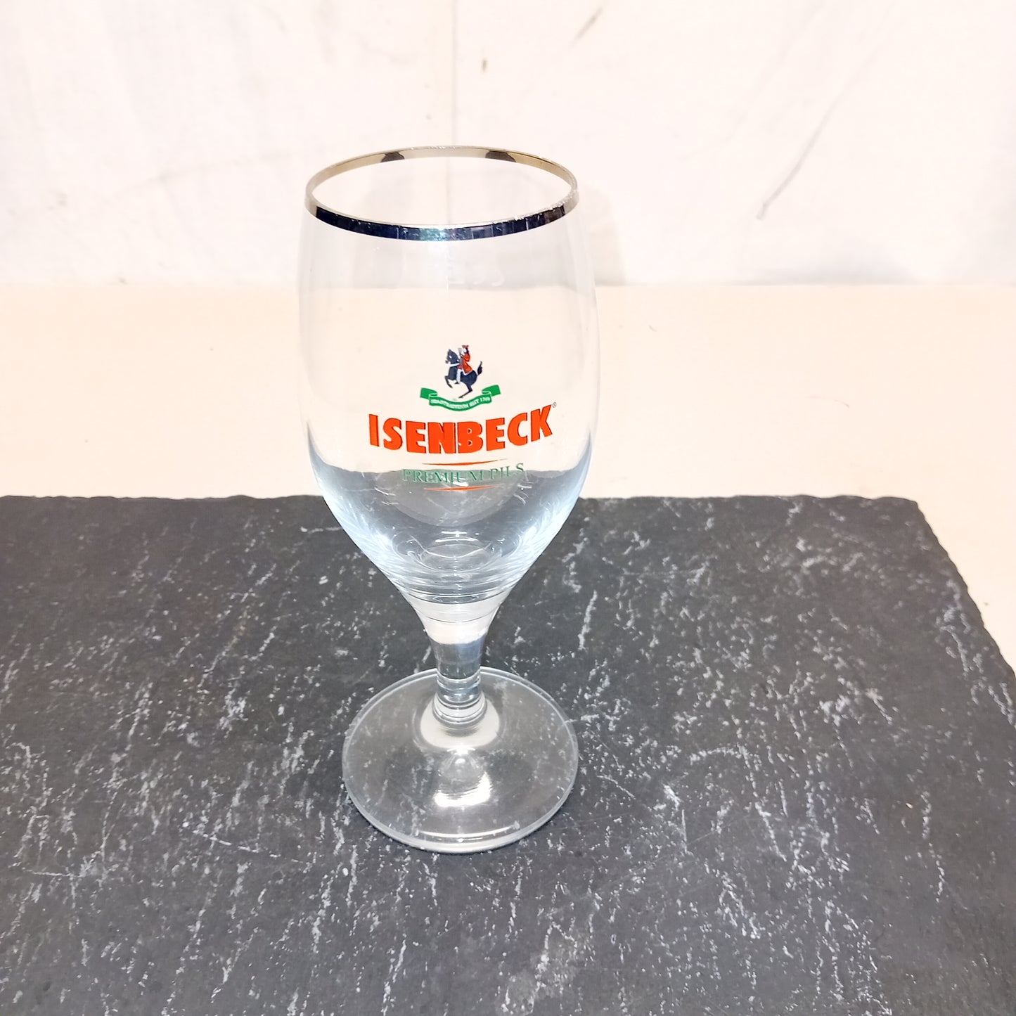 Bicchiere in vetro da 0,2l., marca Isenbeck Premium Pils,usato per la risorazione Attrezzatura da ristorazione usata Sd Service Store