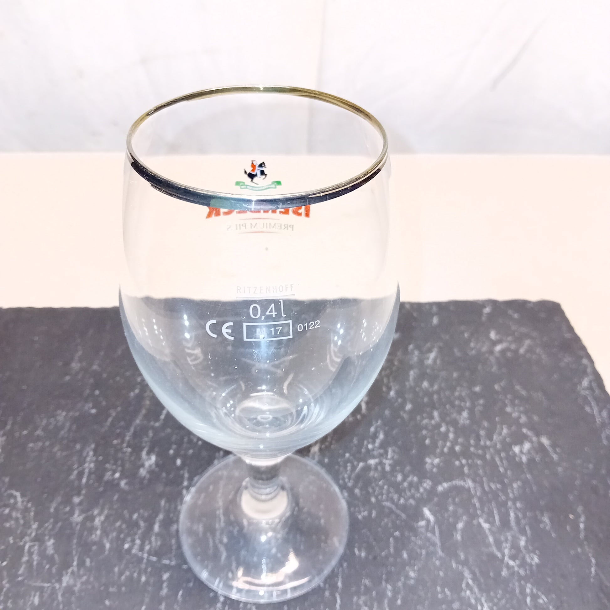 Bicchiere in vetro da 0.4l. marca Isenbeck Premium Pils,usato per la risorazione Attrezzatura da ristorazione usata Sd Service Store