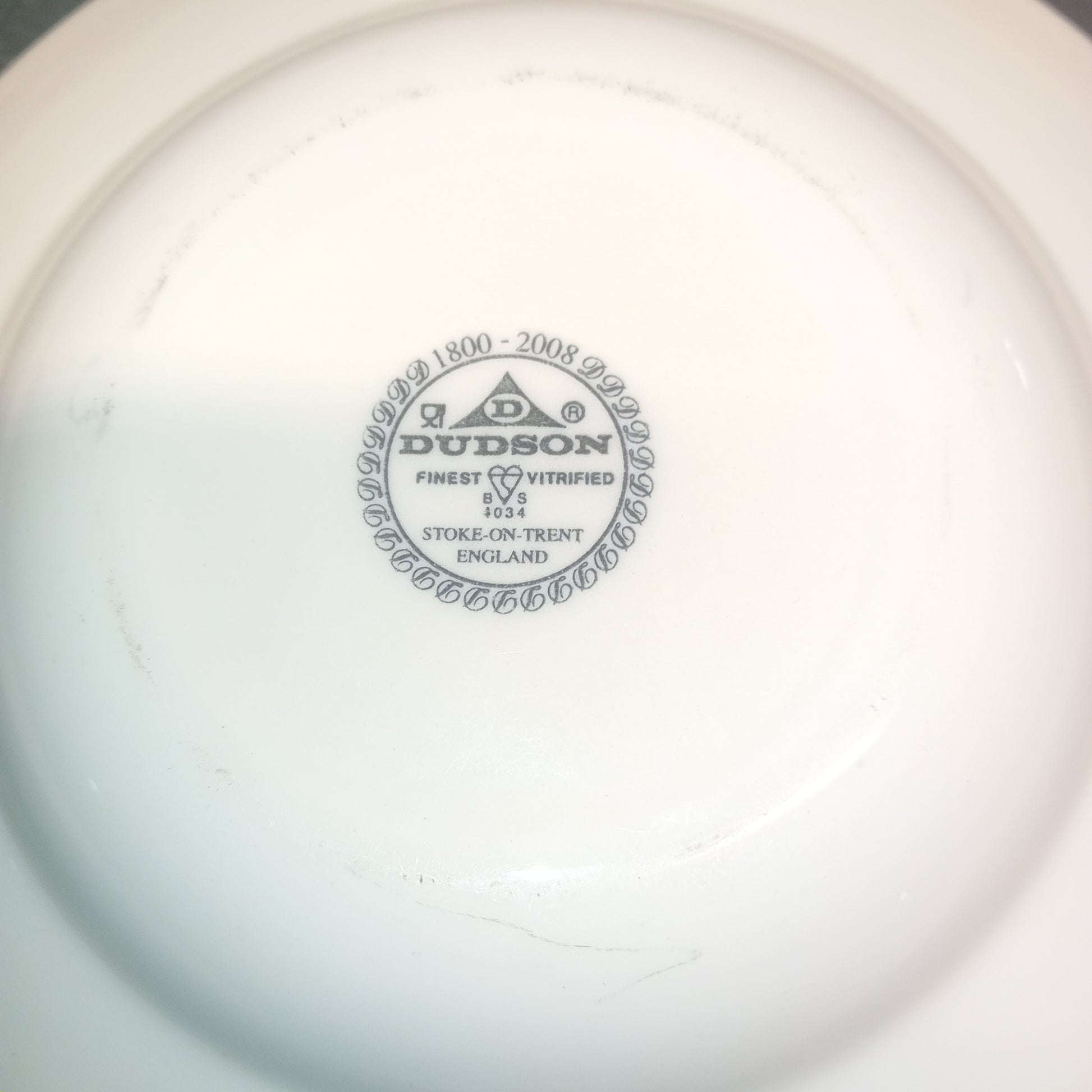 Piatti fondi in porcellana vetrificata, diametro 20cm, marca Dudson, usati per la ristorazione Attrezzatura da ristorazione usata Sd Service Store