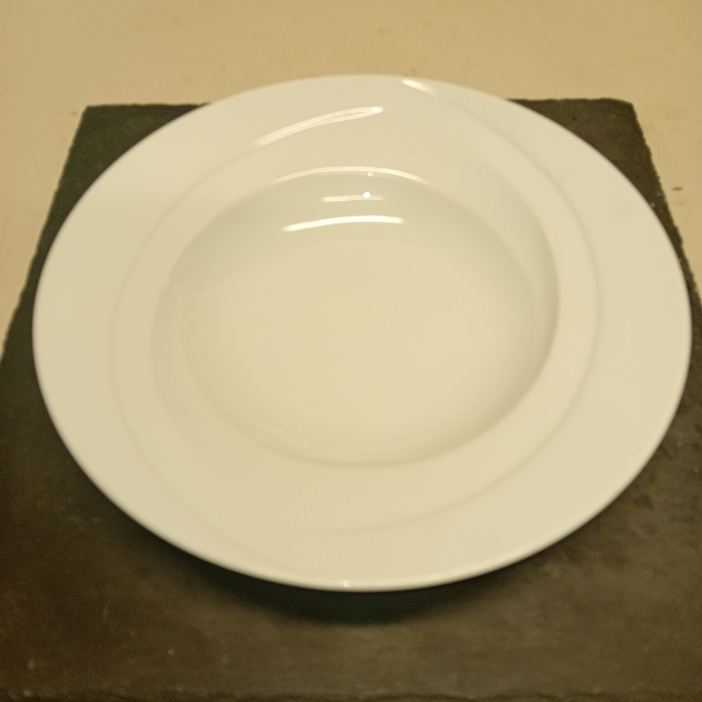 Piatti fondi in porcellana, diametro 27cm, marca Seltmann Welden, usati per la ristorazione Attrezzatura da ristorazione usata Sd Service Store
