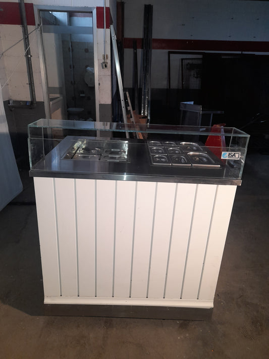 Banco saladette refrigerato con vetro frontale e vaschette, L 102 cm, P 80 cm, H 93/97 cm — usato Attrezzatura da ristorazione usata Sd Service Store