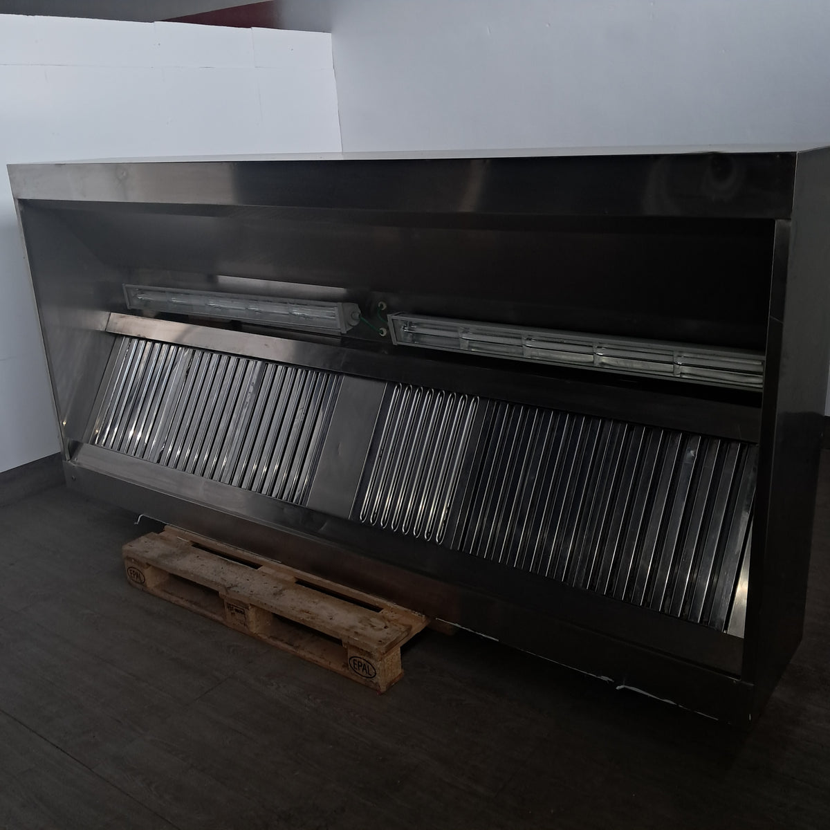 Cappa aspirante inox AISI 304, L 280 cm, P 130 cm, H 45 cm, senza motore — usata Attrezzatura da ristorazione usata Sd Service Store