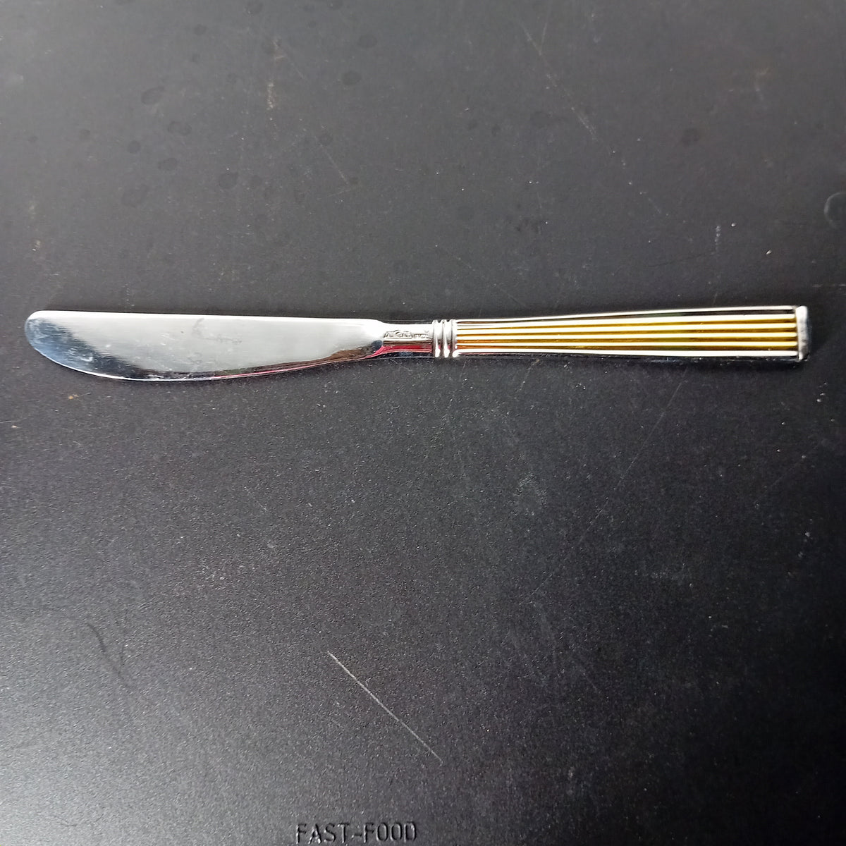 Coltelli in acciaio inox con bordatura dorata sul manico — usati Attrezzatura da ristorazione usata Sd Service Store