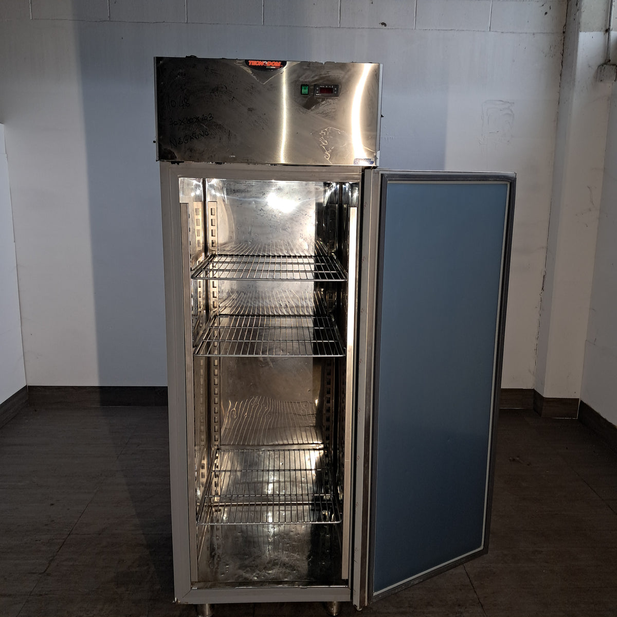 Freezer negativo Tecnodom in AISI 304, −18 °C, L 70 cm, P 70 cm, H 203 cm — usato Attrezzatura da ristorazione usata Sd Service Store