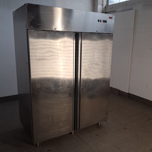 Frigorifero positivo a 2 colonne da 1400 L in acciaio inox AISI 304, L 144 cm, P 80 cm, H 200 cm — usato Attrezzatura da ristorazione usata Sd Service Store