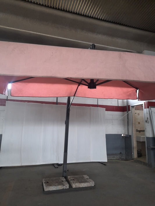 Ombrellone professionale 3 × 2 m con manovella e contrappesi — usato Attrezzatura da ristorazione usata Sd Service Store