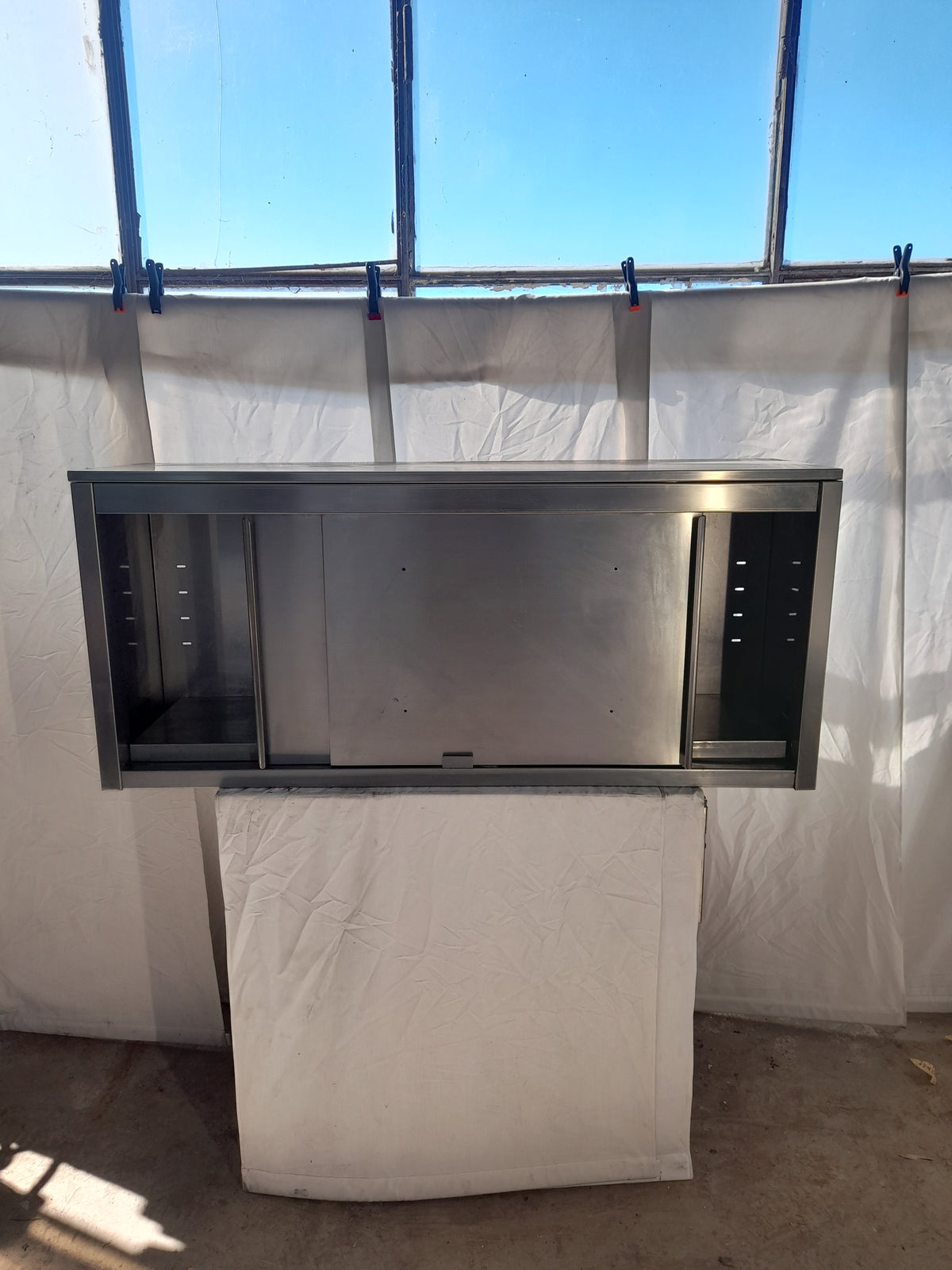 Pensile a muro inox AISI 304 senza mensola interna, L 140 cm, P 40 cm, H 62 cm — usato Attrezzatura da ristorazione usata Sd Service Store