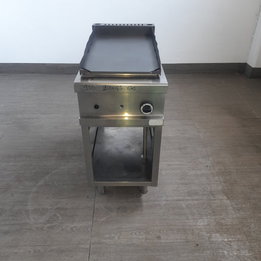 Piastra a gas professionale liscia con rivestimento antiaderente dichiarato nuovo, L 45 cm, P 90 cm, H 85 cm — usata Attrezzatura da ristorazione usata Sd Service Store