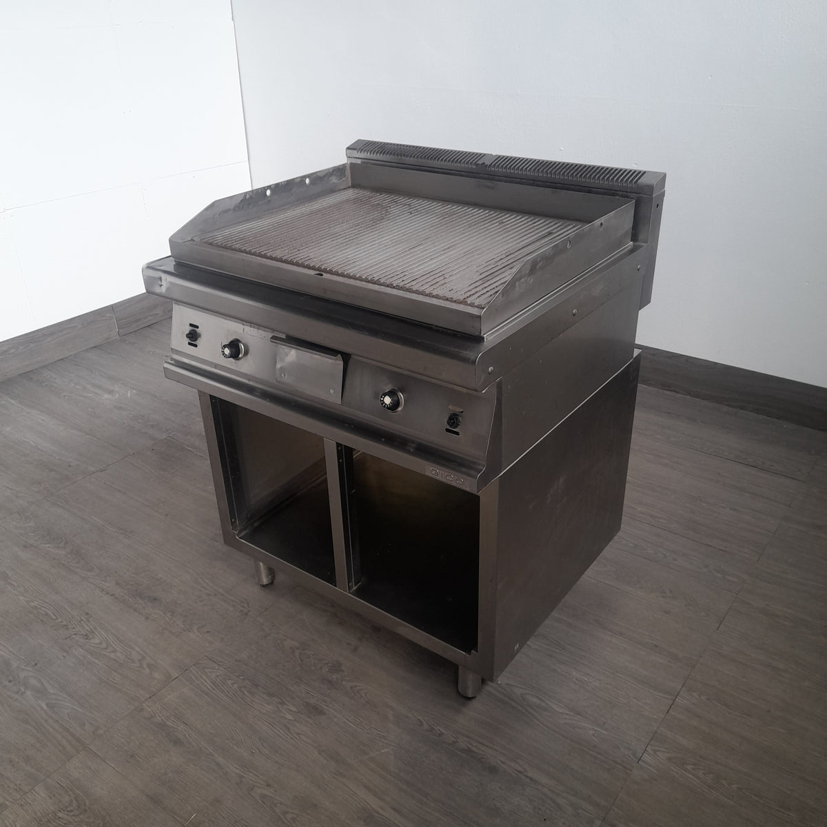 Piastra a gas professionale rigata con mobile, L 80 cm, P 70 cm, H 85 cm — usata Attrezzatura da ristorazione usata Sd Service Store