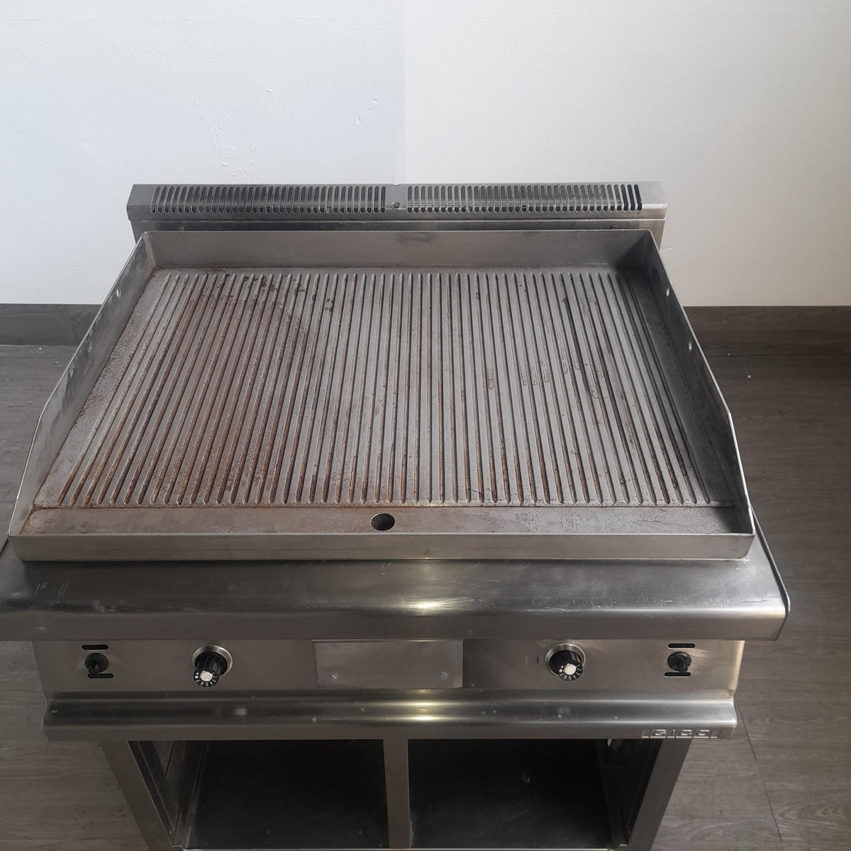 Piastra a gas professionale rigata con mobile, L 80 cm, P 70 cm, H 85 cm — usata Attrezzatura da ristorazione usata Sd Service Store