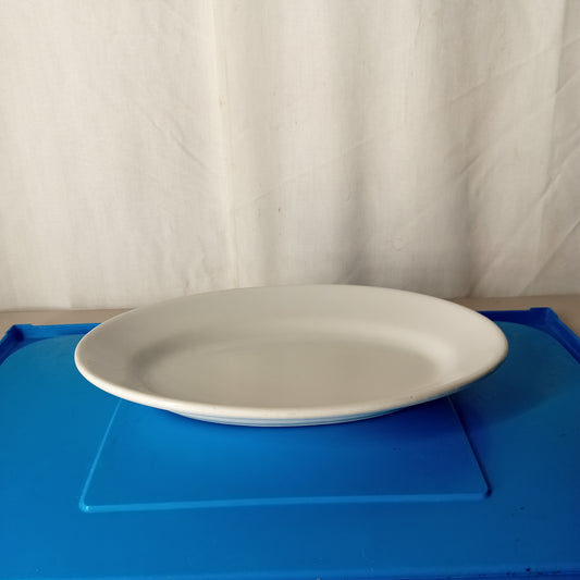 Piatto piano ovale Saturnia in porcellana, lato lungo 30 cm — usato Attrezzatura da ristorazione usata Sd Service Store