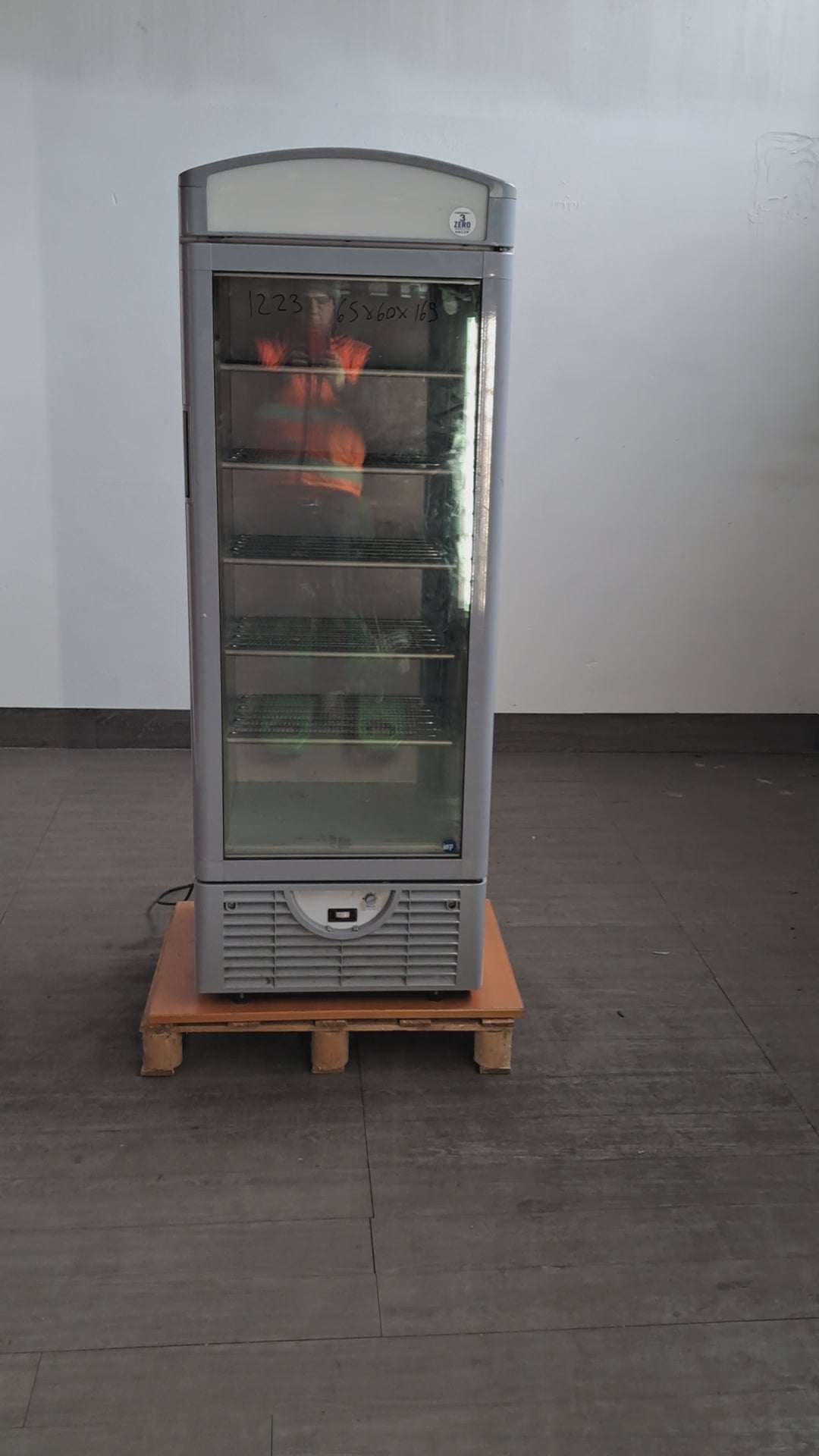 Vetrina congelatore a colonna con porta in vetro, L 65 cm, P 60 cm, H 189 cm — usata Attrezzatura da ristorazione usata Sd Service Store