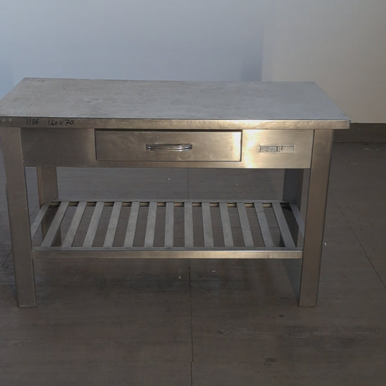 Tavolo inox AISI 304 con 1 cassetto centrale, L 140 cm, P 70 cm, H 85 cm — usato Attrezzatura da ristorazione usata Sd Service Store