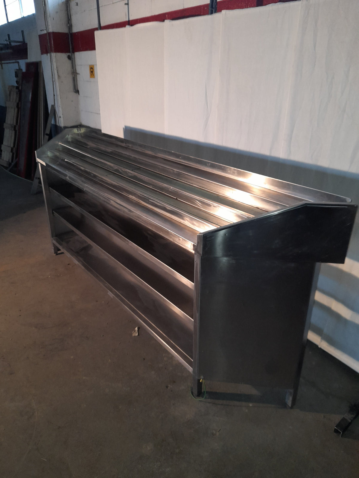 Retro banco porta bottiglie 4 ripiani, predisposizione LED, H 126 cm — usato Attrezzatura da ristorazione usata Sd Service Store