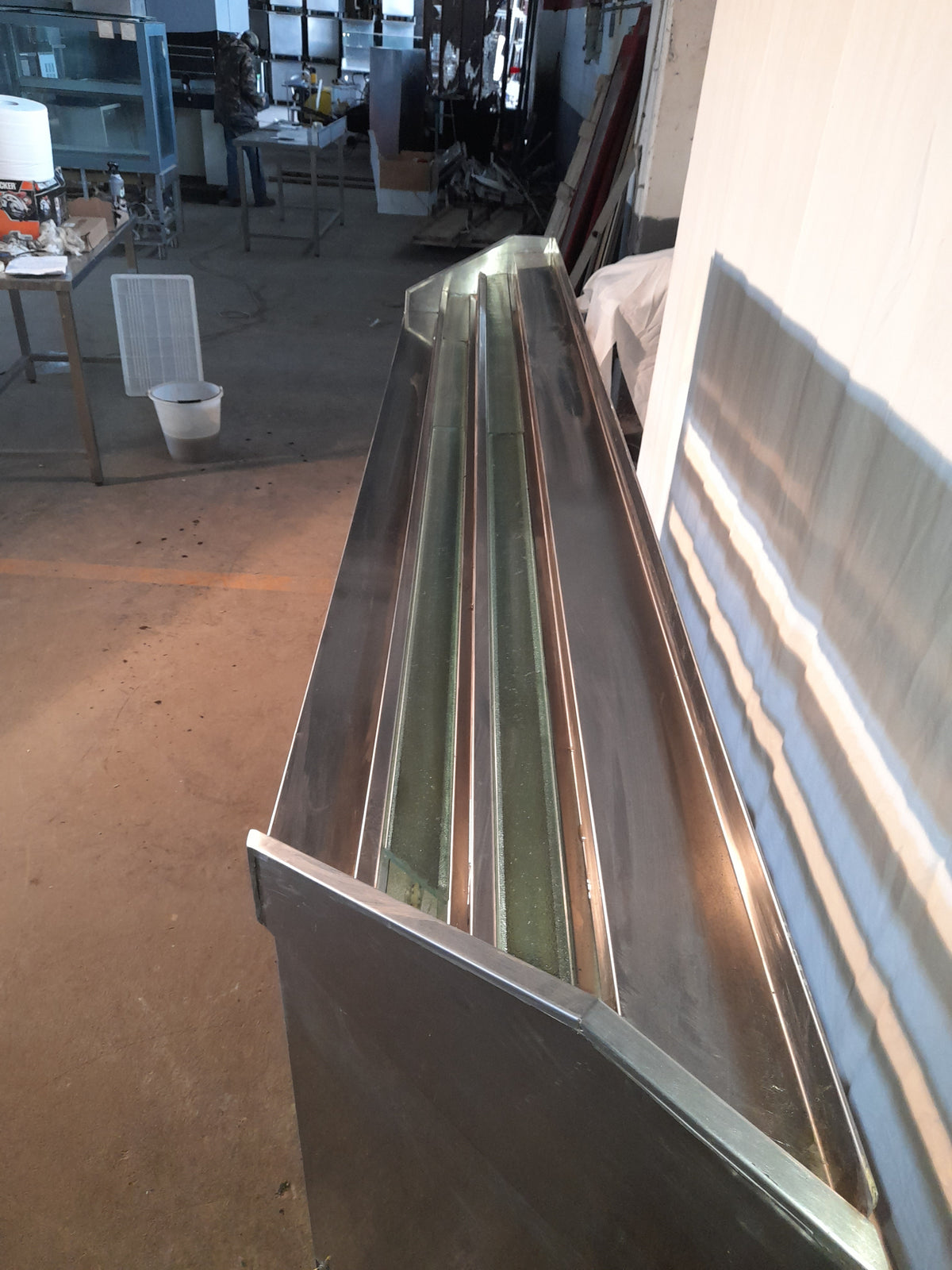 Retro banco porta bottiglie 4 ripiani, predisposizione LED, H 126 cm — usato Attrezzatura da ristorazione usata Sd Service Store