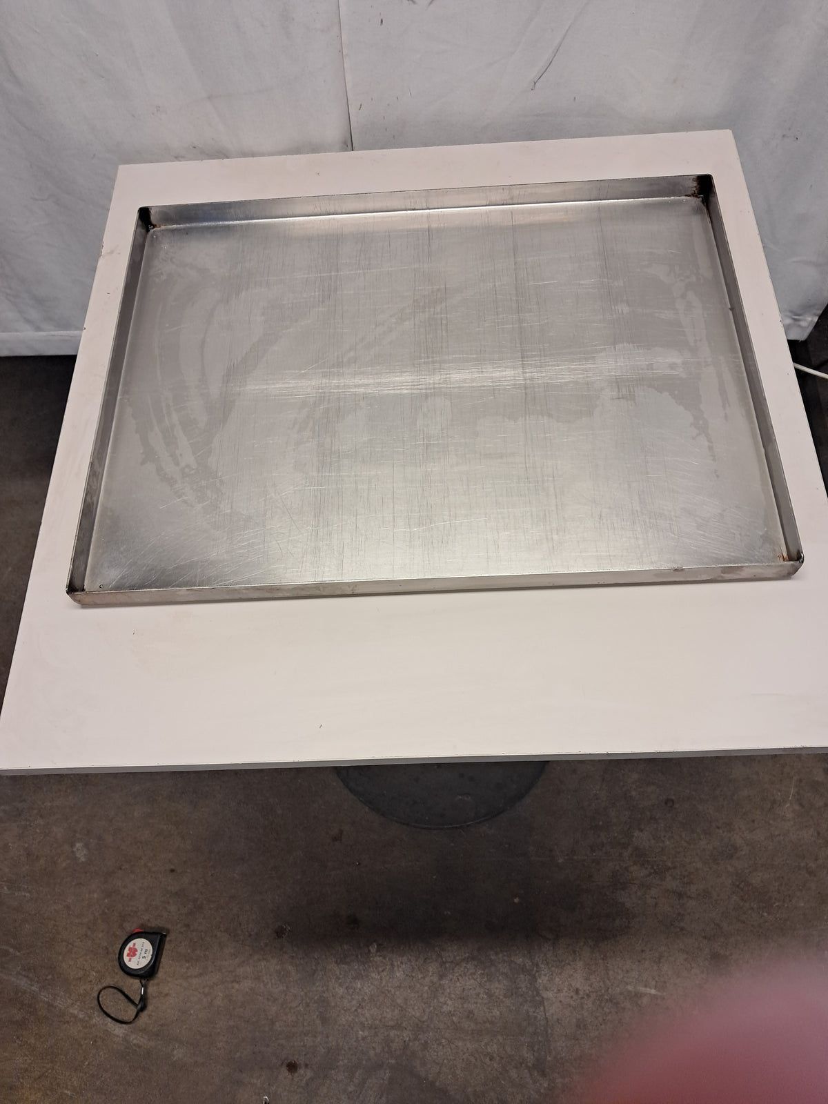 Teglia in acciaio, 60×45 cm; H 2,5 cm, usata per la ristorazione