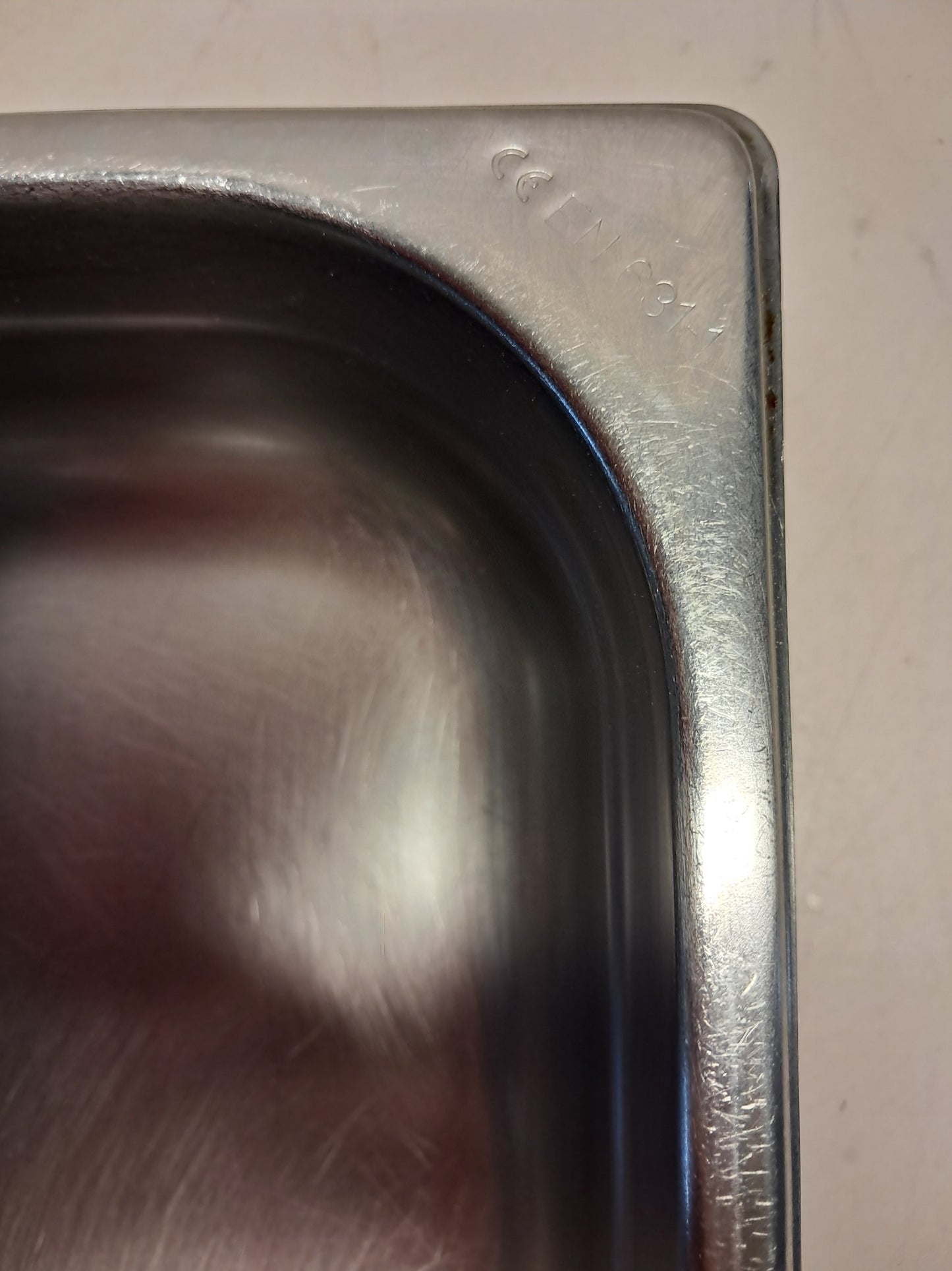 Teglia gastronorm GN 1/3, 32x17,5cm, H 6cm, usata per la ristorazione Attrezzatura da ristorazione usata Sd Service Store