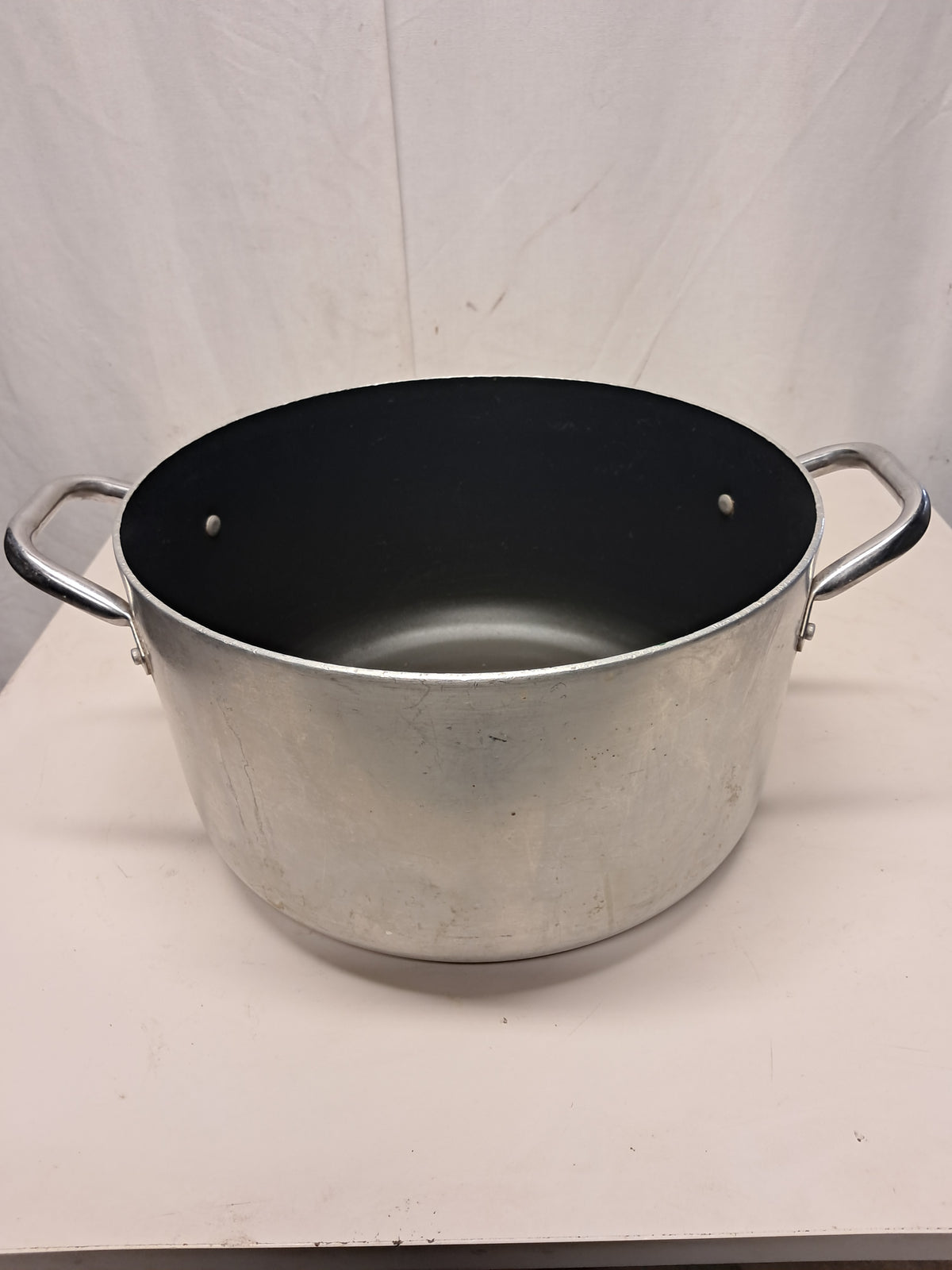 Casseruola in alluminio con interno antiaderente, diametro 32cm, altezza 16cm, usata per la ristorazione Attrezzatura da ristorazione usata Sd Service Store