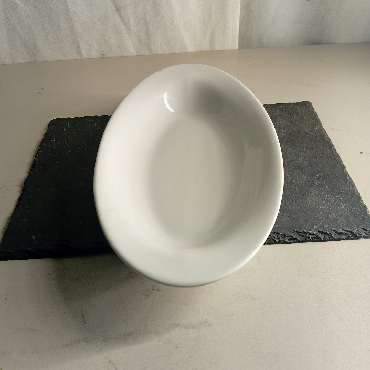 Piatto piano usato in porcellana lunghezza 30 cm marca Saturnia Ristorazione Sd Service Store