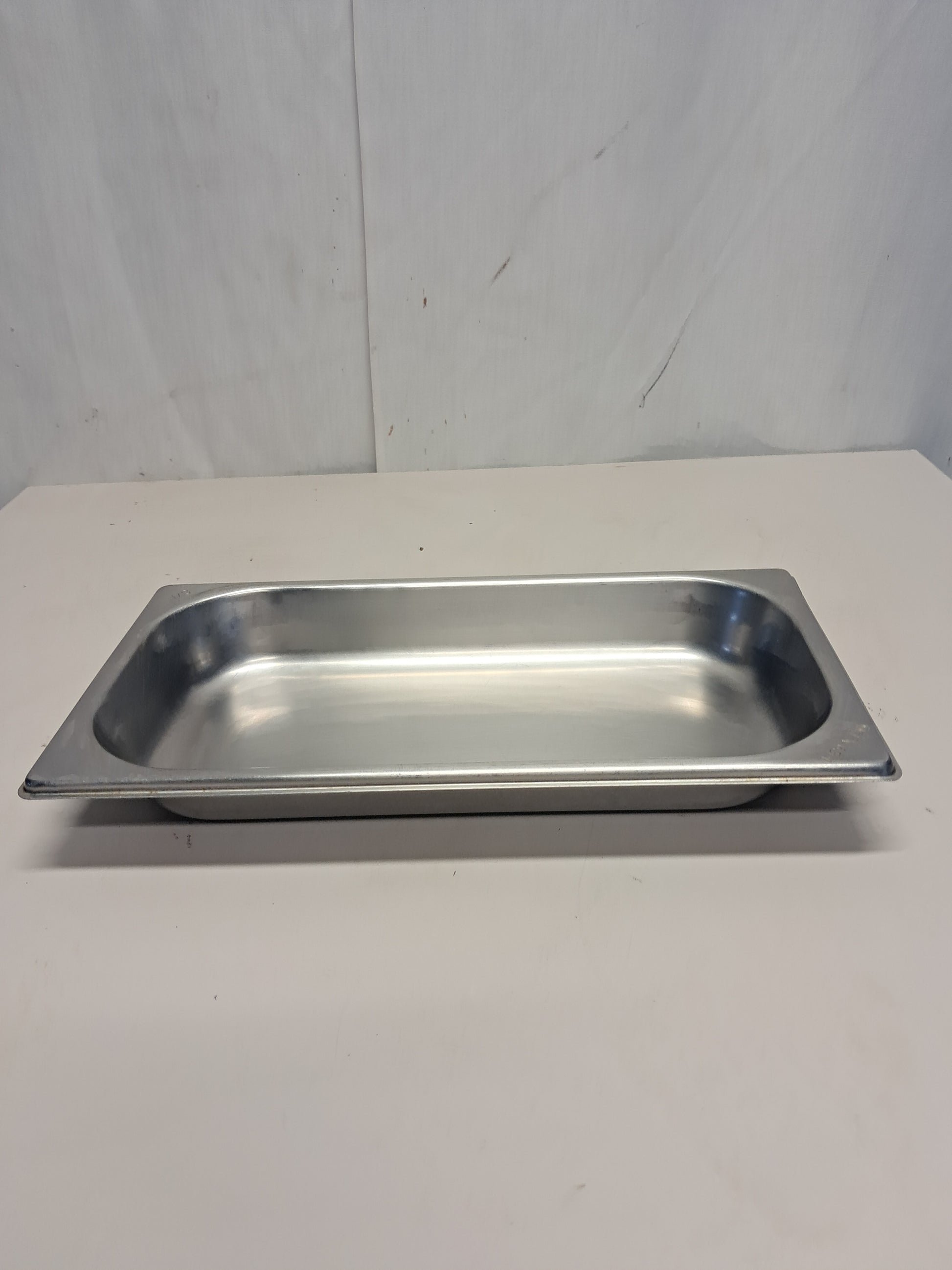 Teglia gastronorm GN 1/3 32x17,5cm, H 4cm, usata per la ristotazione Attrezzatura da ristorazione usata Sd Service Store