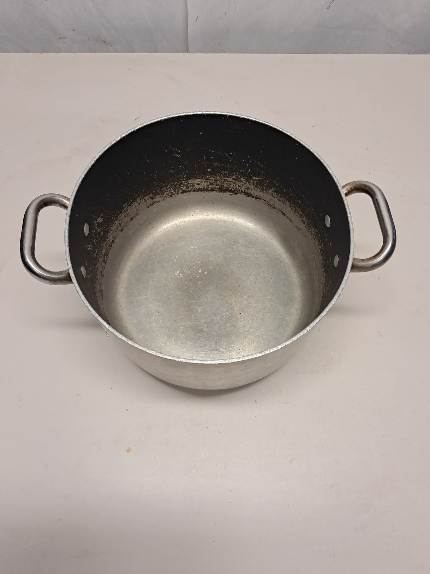 Pentola in alluminio diametro 24cm, altezza 13cm, usata per la ristorazione Attrezzatura da ristorazione usata Sd Service Store