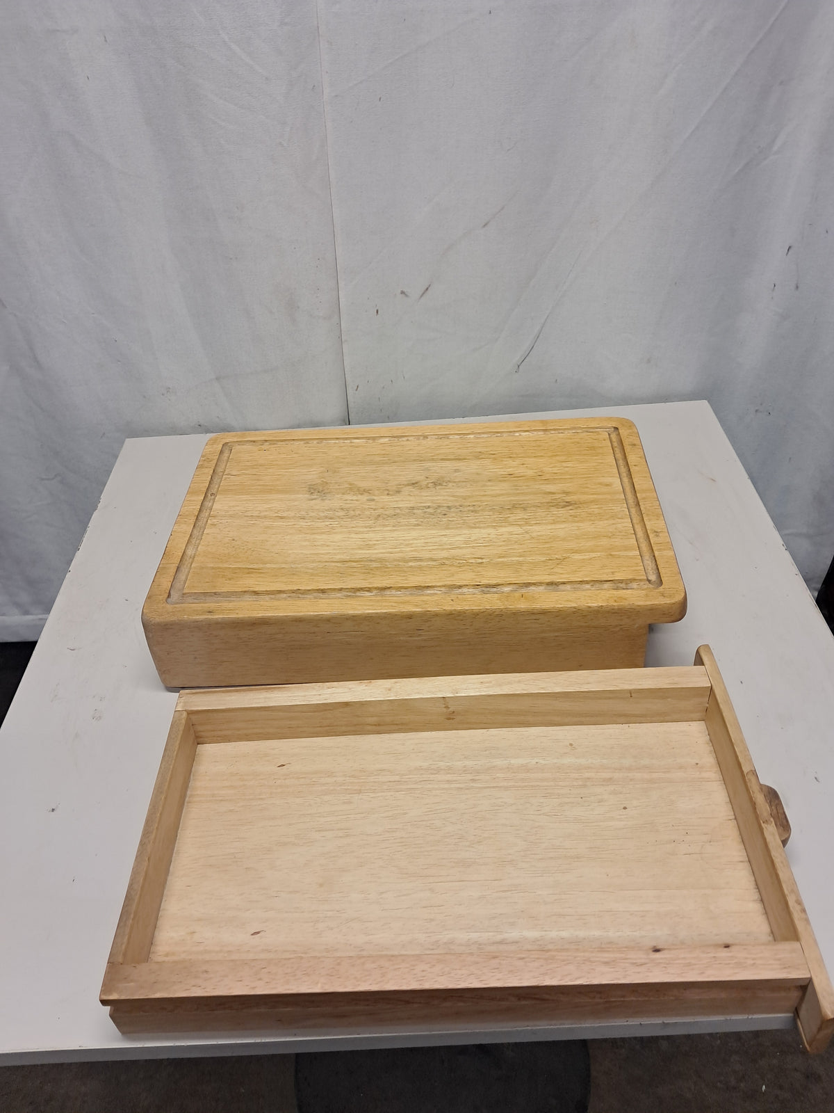 Tagliere in legno con contenitore, 43x28 cm, usato per la ristorazione Attrezzatura da ristorazione usata Sd Service Store