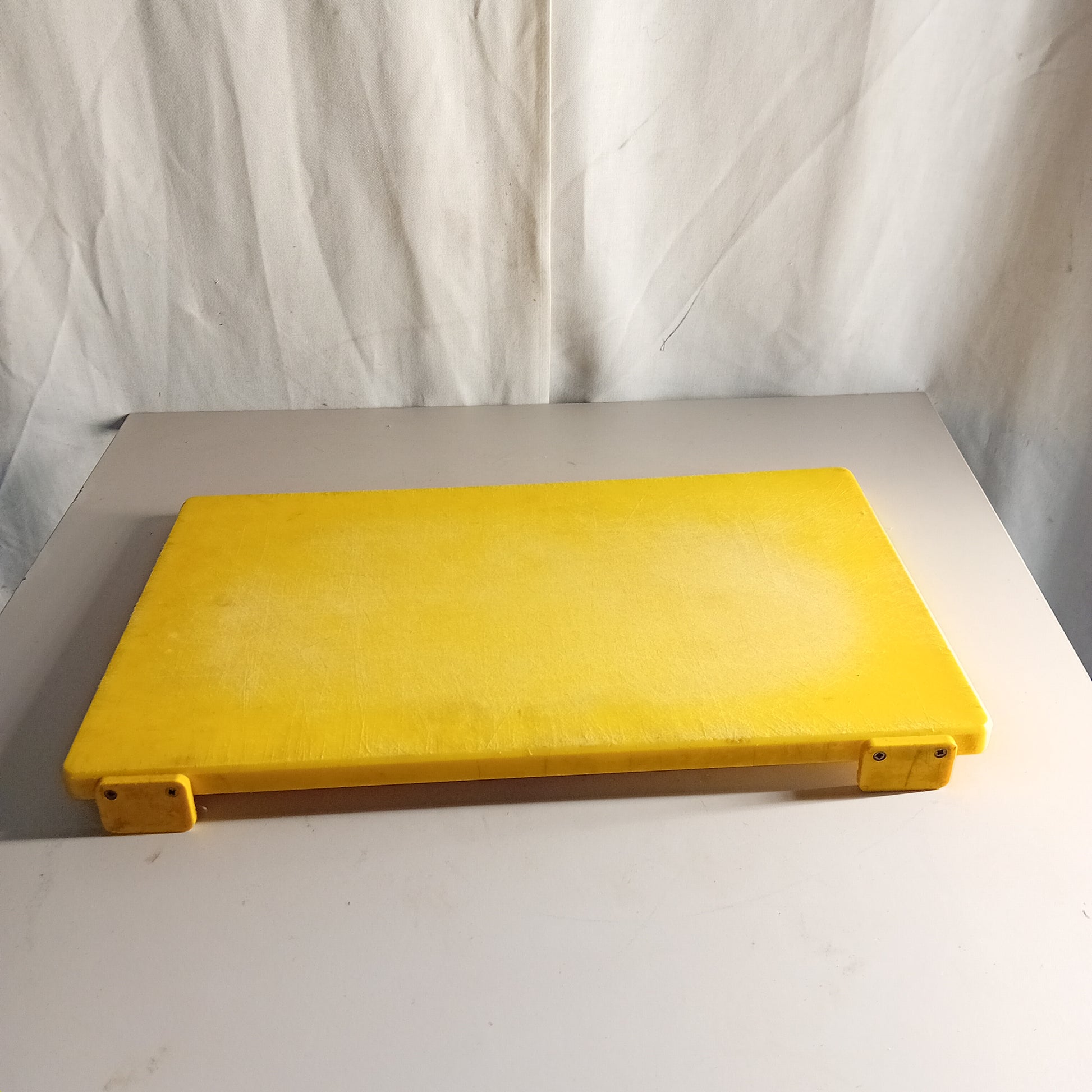 Taglieri in polietilene usati con due fermi, 50x30cm altezza 2cm Ristorazione Sd Service Store