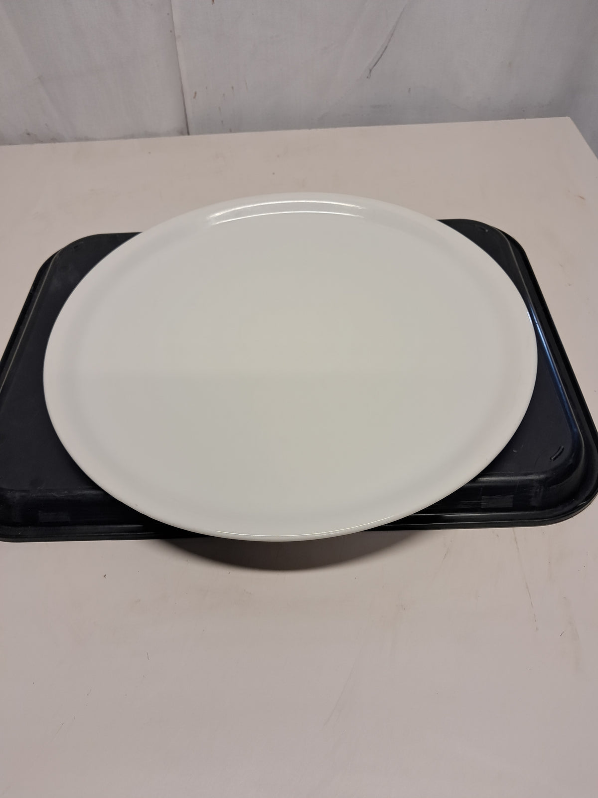 Piatto piano in porcellana, diametro 31cm, marca Saturnia, usato per la ristorazione Attrezzatura da ristorazione usata Sd Service Store