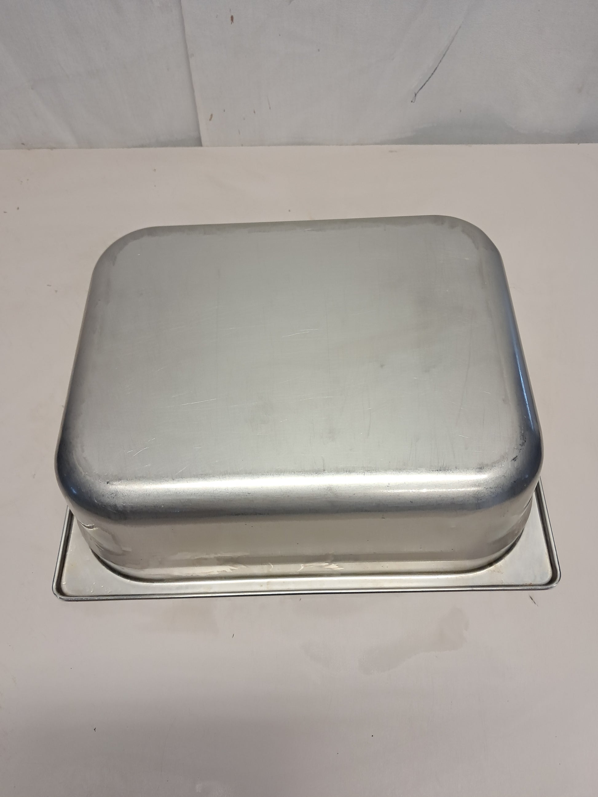 Contenitore gastronorm GN 1/2 32x26cm, H10cm, usato per la ristorazione Attrezzatura da ristorazione usata Sd Service Store