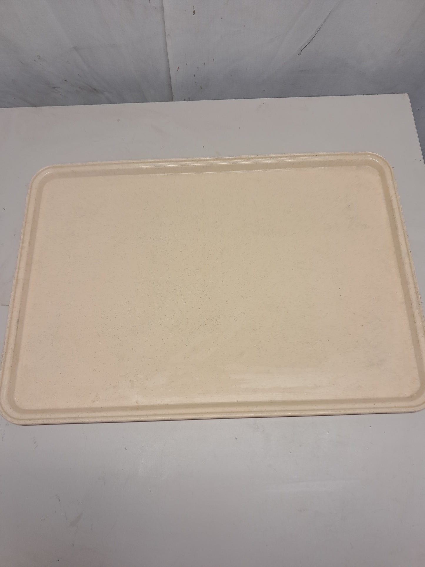 Vassoio in plastica, 53×37 cm, usato per la ristorazione Attrezzatura da ristorazione usata Sd Service Store