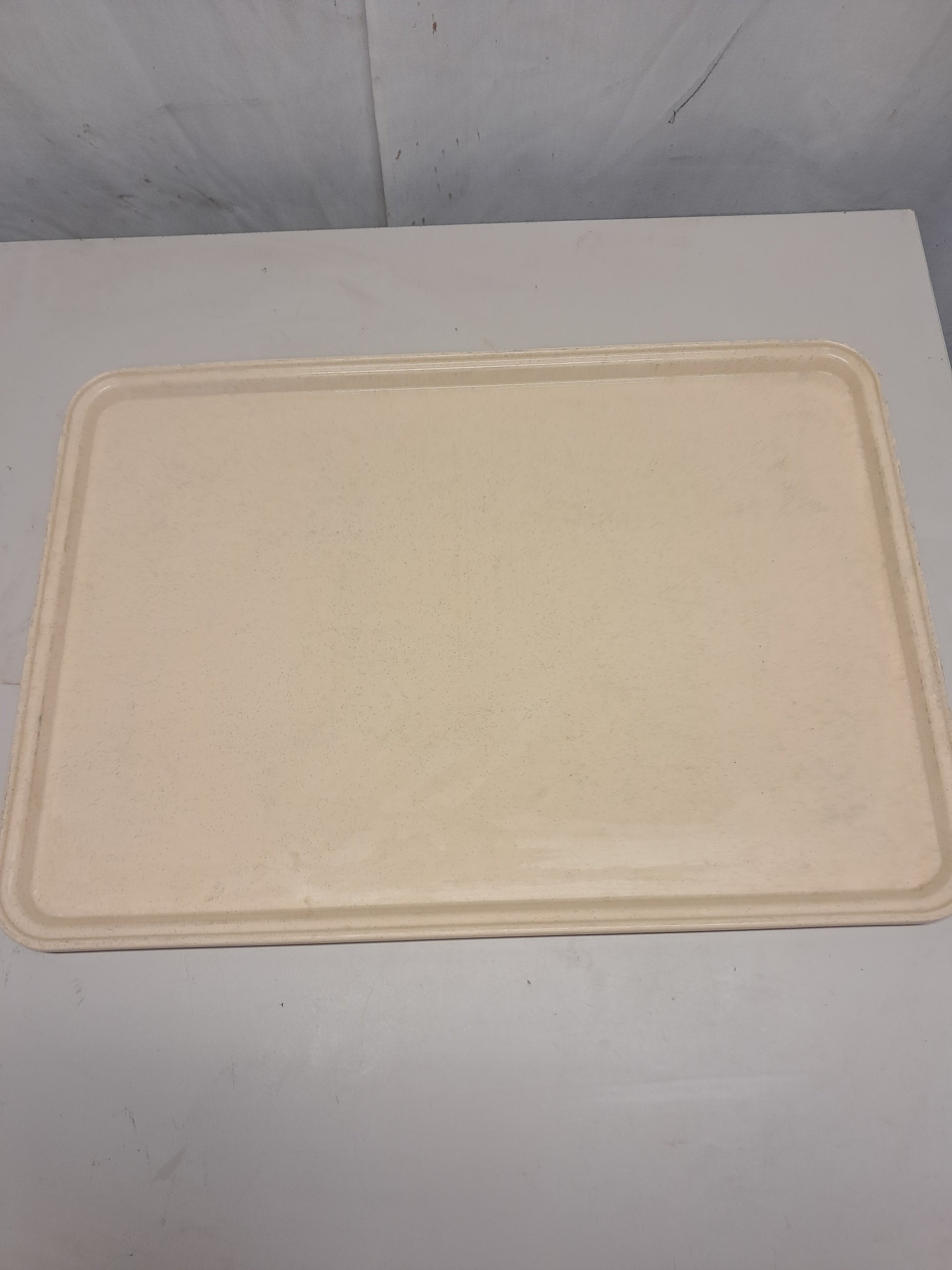 Vassoio in plastica, 53×37 cm, usato per la ristorazione Attrezzatura da ristorazione usata Sd Service Store