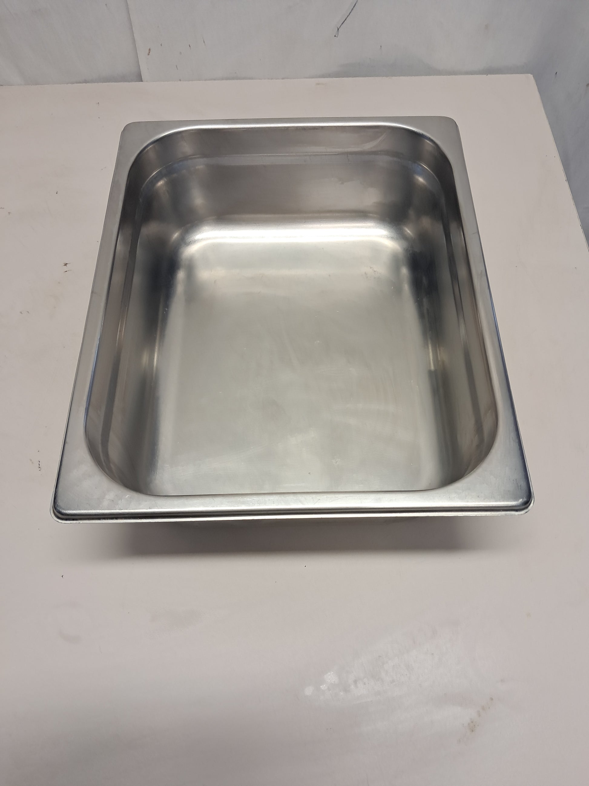 Contenitore gastronorm GN 1/2 32x26cm, H10cm, usato per la ristorazione Attrezzatura da ristorazione usata Sd Service Store