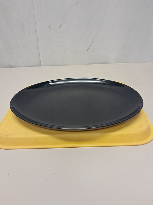 Piatti piani in ceramica lunghezza 31cm, usati per la ristorazione Attrezzatura da ristorazione usata Sd Service Store