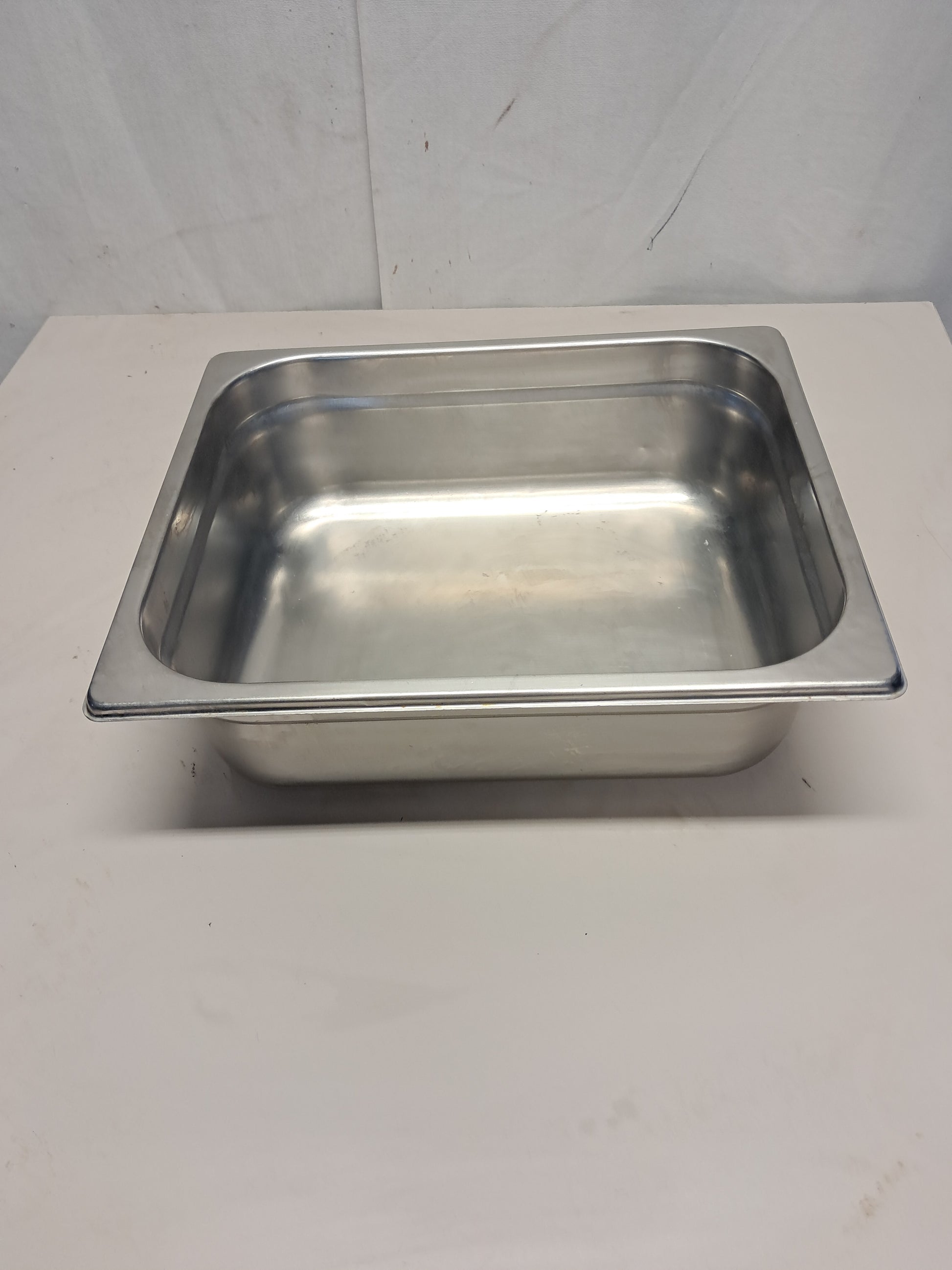 Contenitore gastronorm GN 1/2 32x26cm, H10cm, usato per la ristorazione Attrezzatura da ristorazione usata Sd Service Store