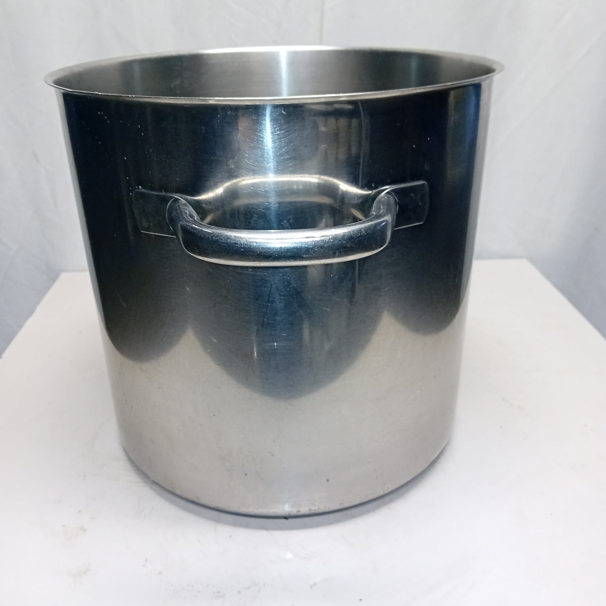 Pentola usata in acciaio a induzione, altezza 30cm, diametro 33cm Ristorazione Sd Service Store