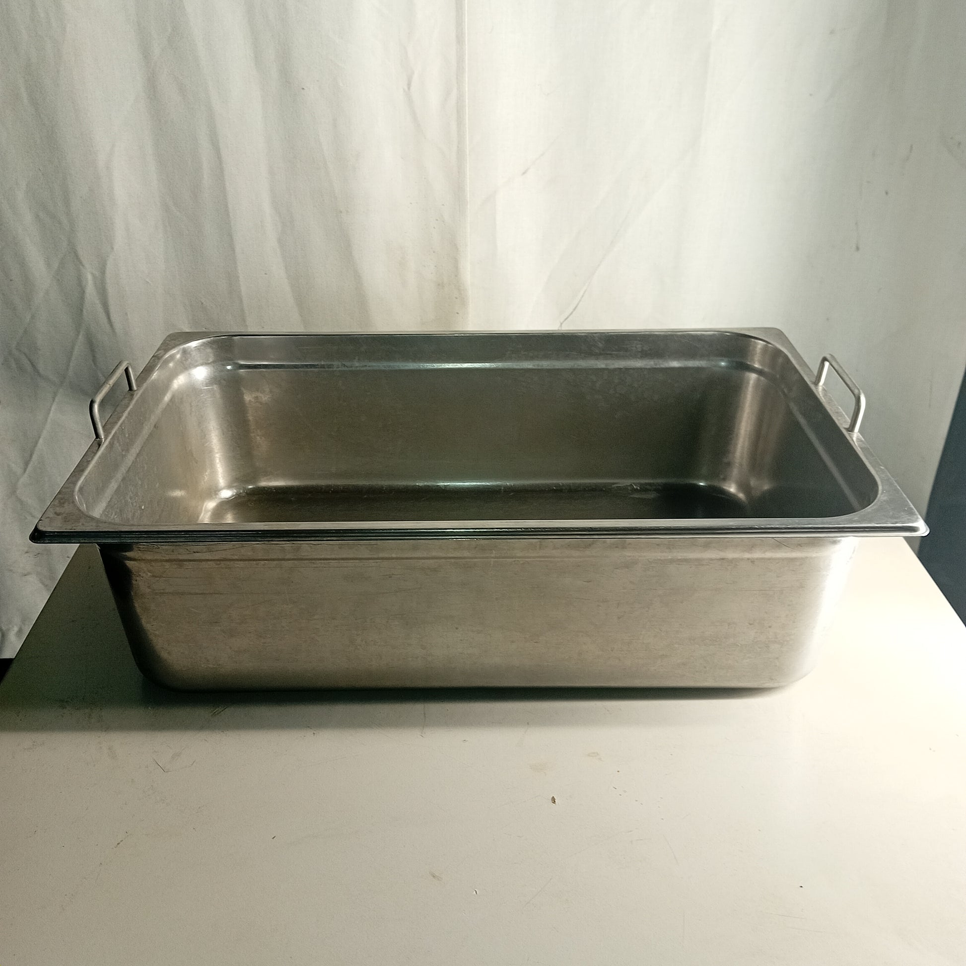 Contenitore gastronorm usato 53x32cm altezza 15cm disponibile anche con manici Ristorazione Sd Service Store