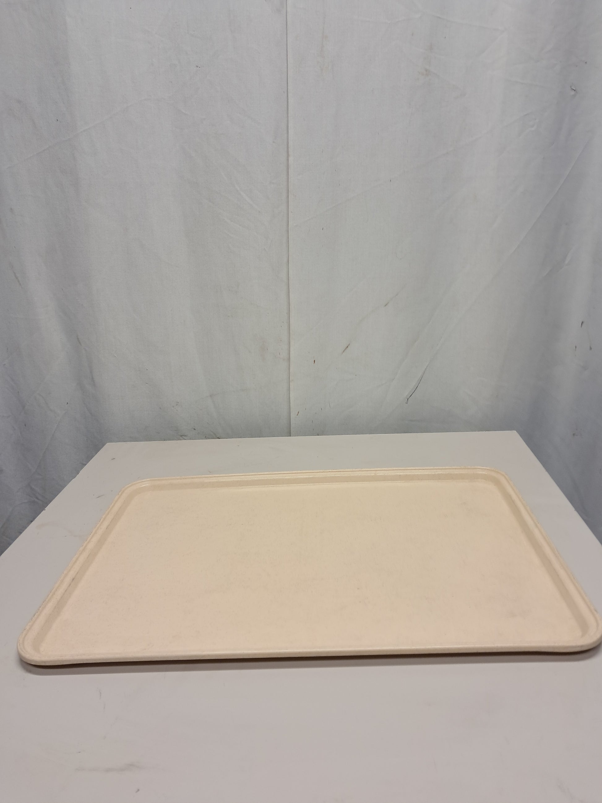 Vassoio in plastica, 53×37 cm, usato per la ristorazione Attrezzatura da ristorazione usata Sd Service Store