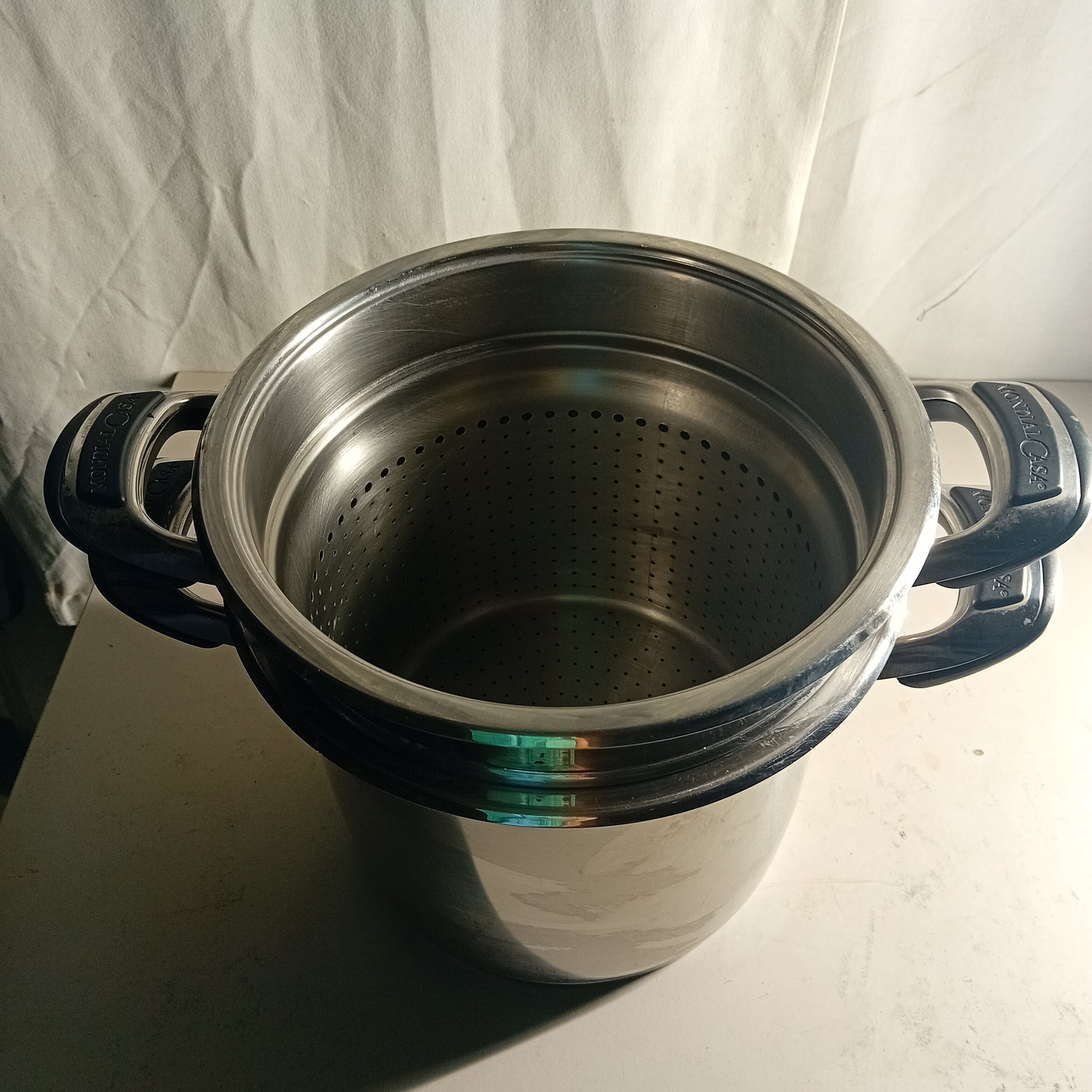 Pentola usata in acciaio inox 18/10 a induzione, con scolapasta, diametro 28cm, altezza 22cm, marca Mondial Casa Ristorazione Sd Service Store