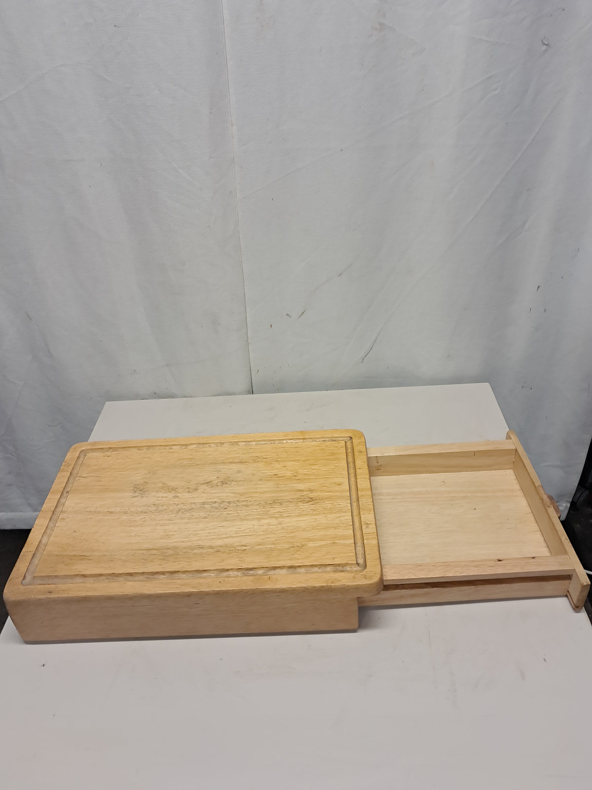 Tagliere in legno con contenitore, 43x28 cm, usato per la ristorazione Attrezzatura da ristorazione usata Sd Service Store