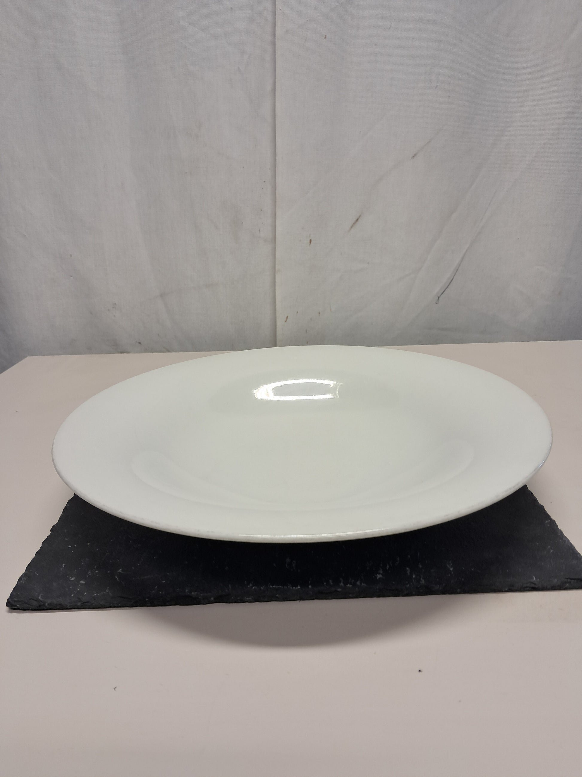 Piatti fondi in porcellana, diametro 30cm, marca Saturnia,usati per la risorazione Attrezzatura da ristorazione usata Sd Service Store